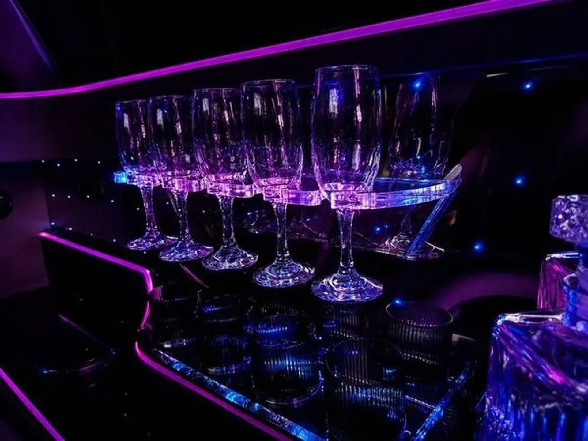 282 Лімузин на день народження Dodge Charger Limo блакитний