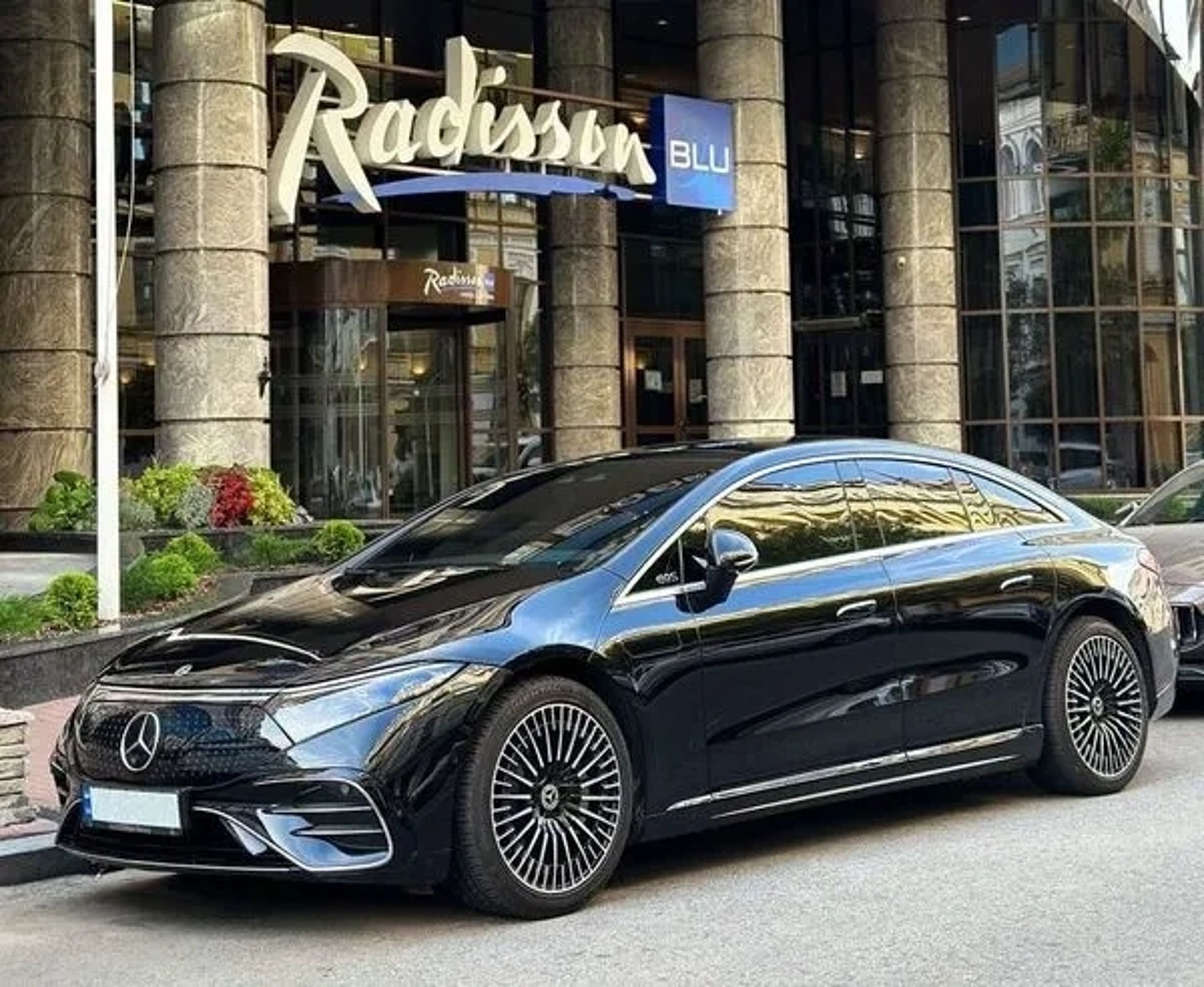 164 Авто на весілля Mercedes-Benz EQS 450+ електро трансфер