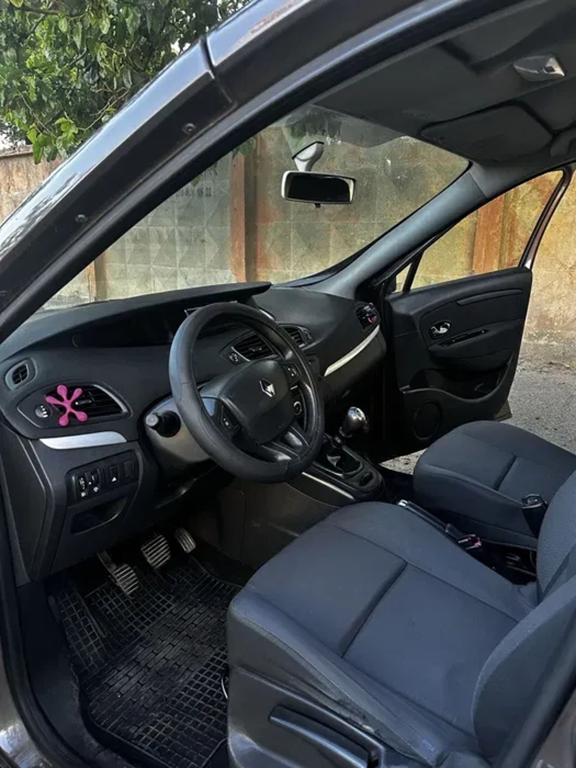 Автомобіль Renault