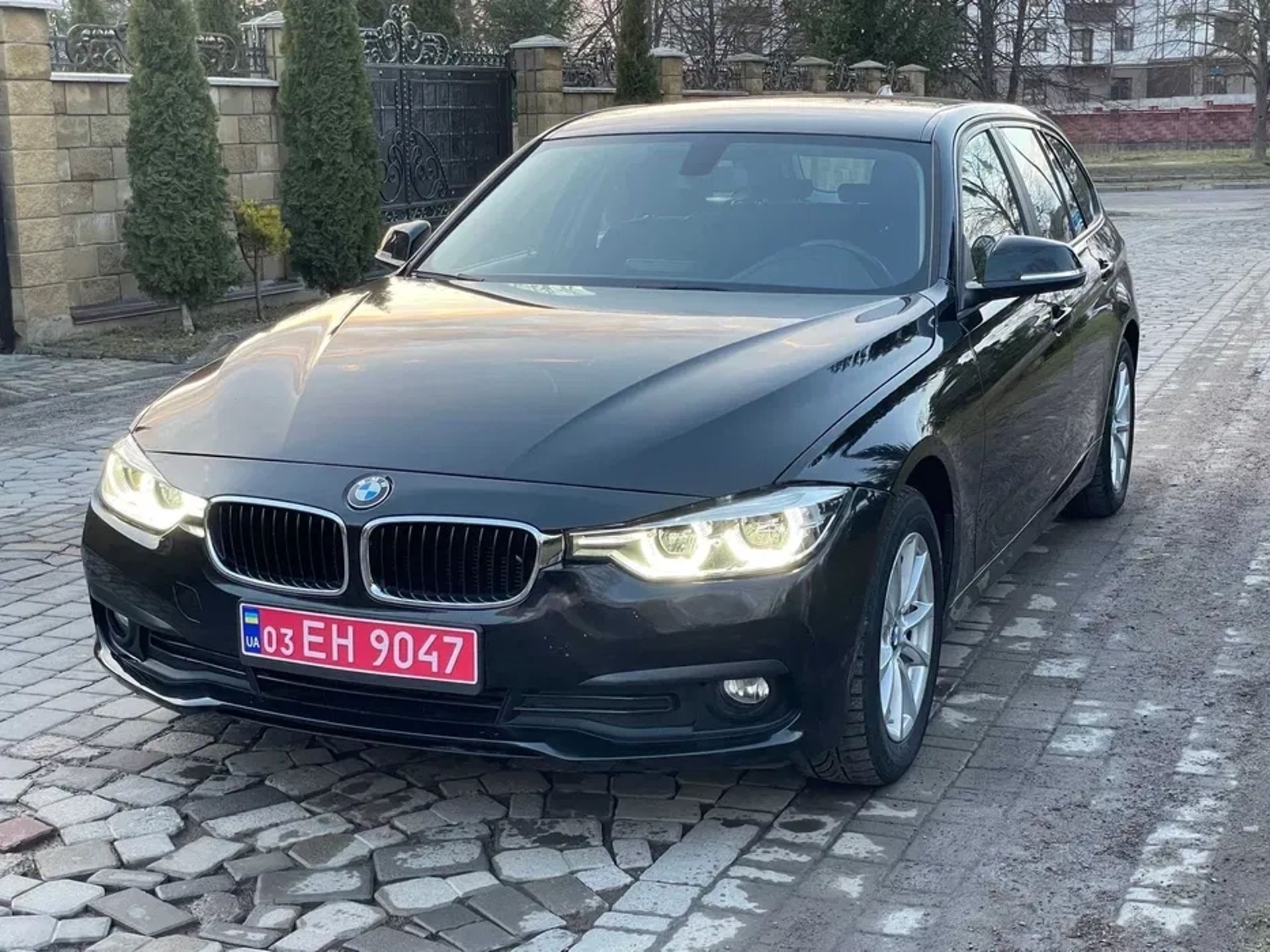 Пасажирські перевезення легковим автомобілем на замовлення
