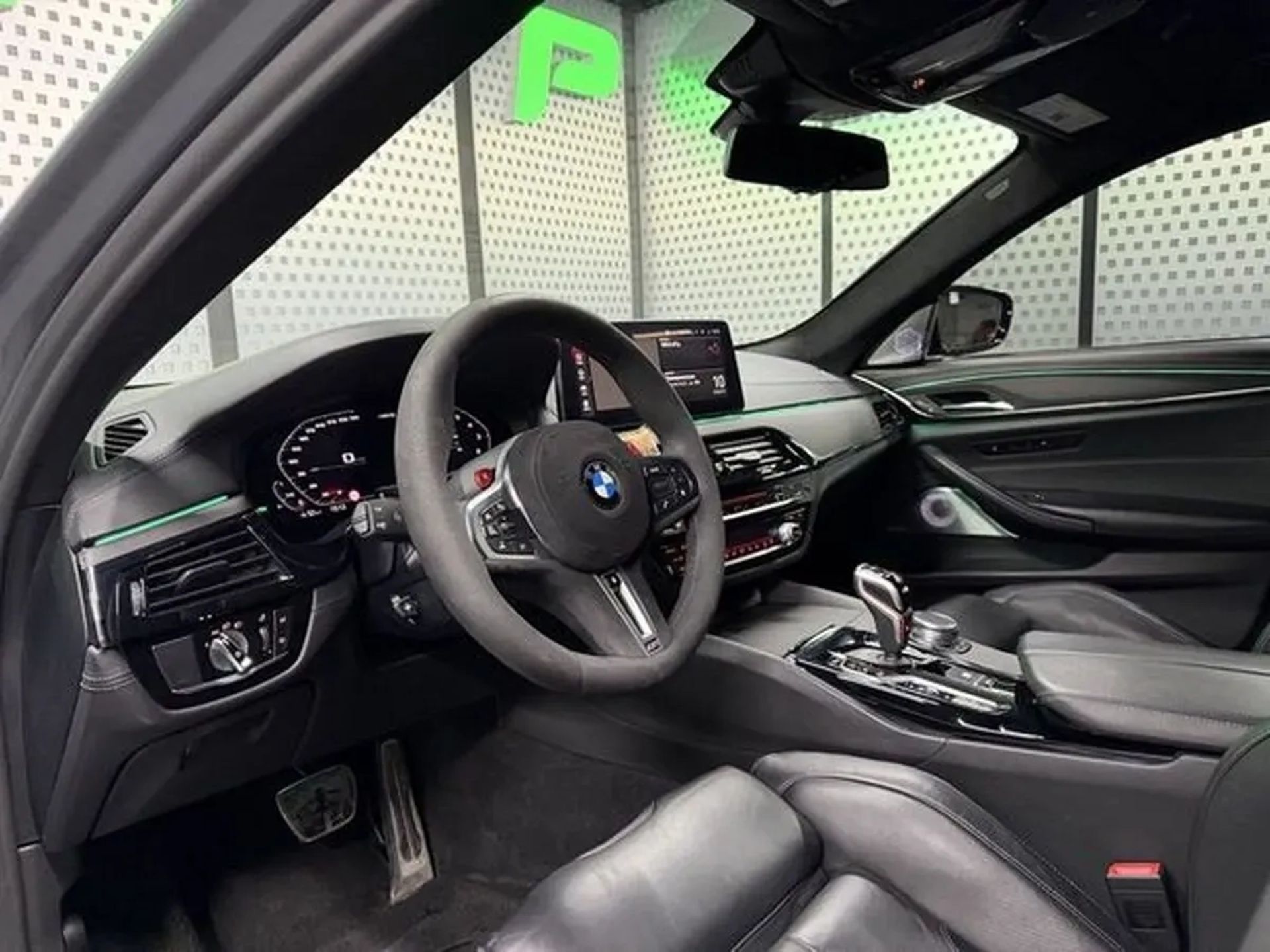 383 BMW M5 F90 Competition сірий