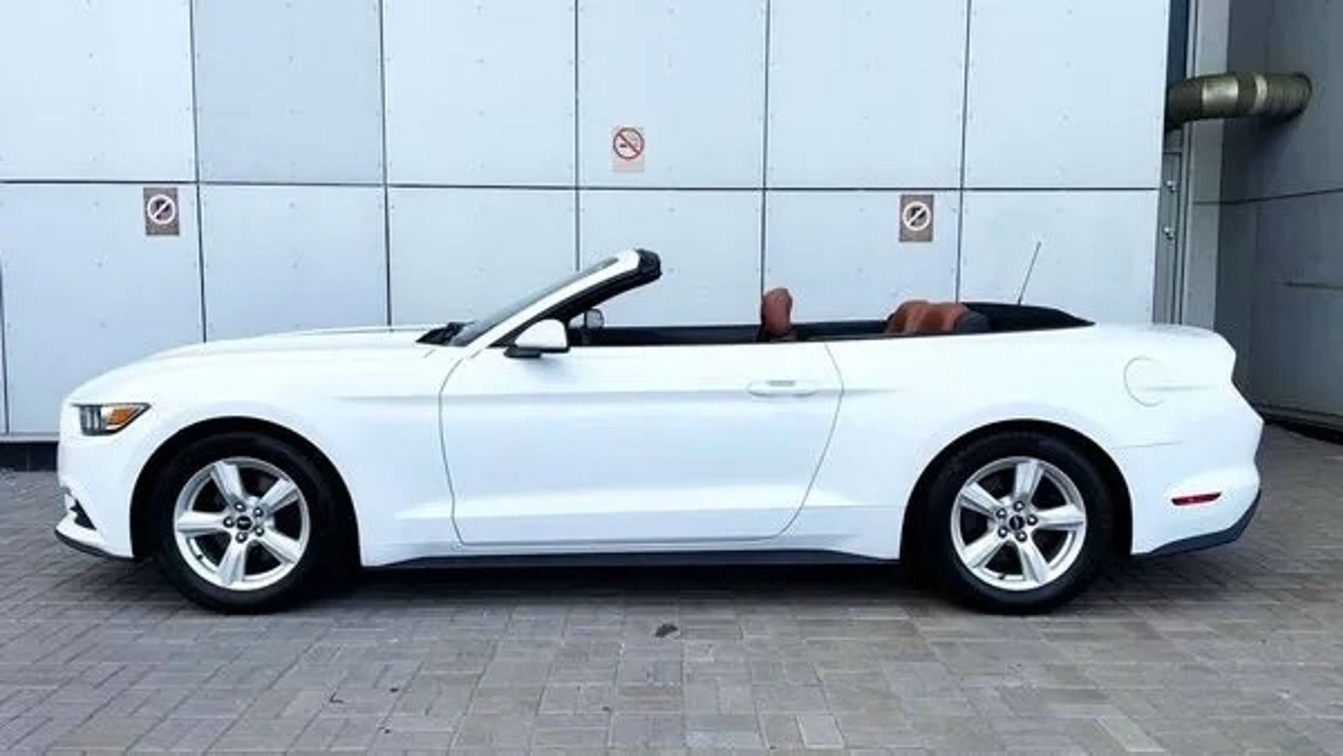 280 Кабріолет на весілля Ford Mustang GT білий