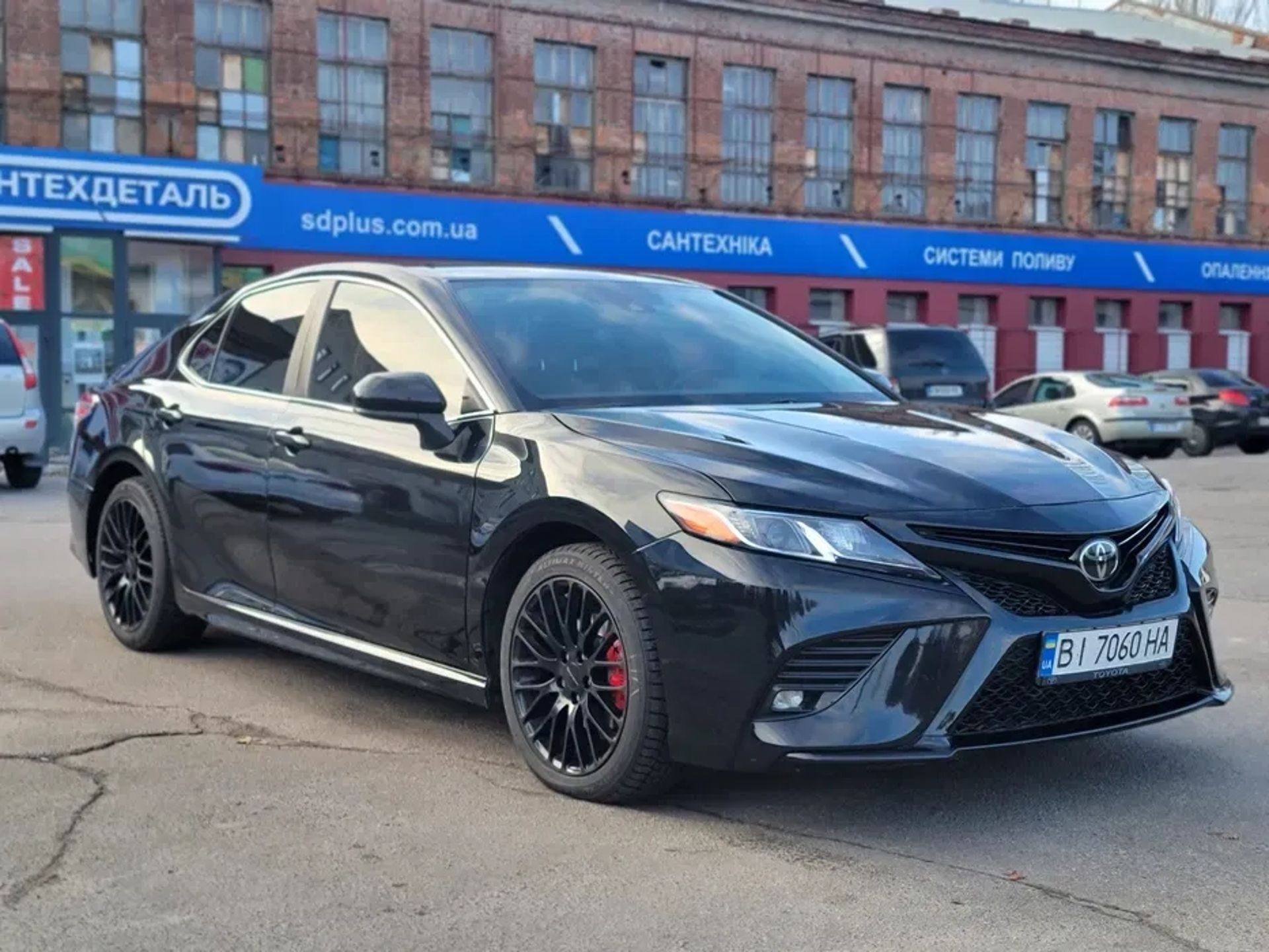 Авто на весiлля Toyota Camry 70 з водієм