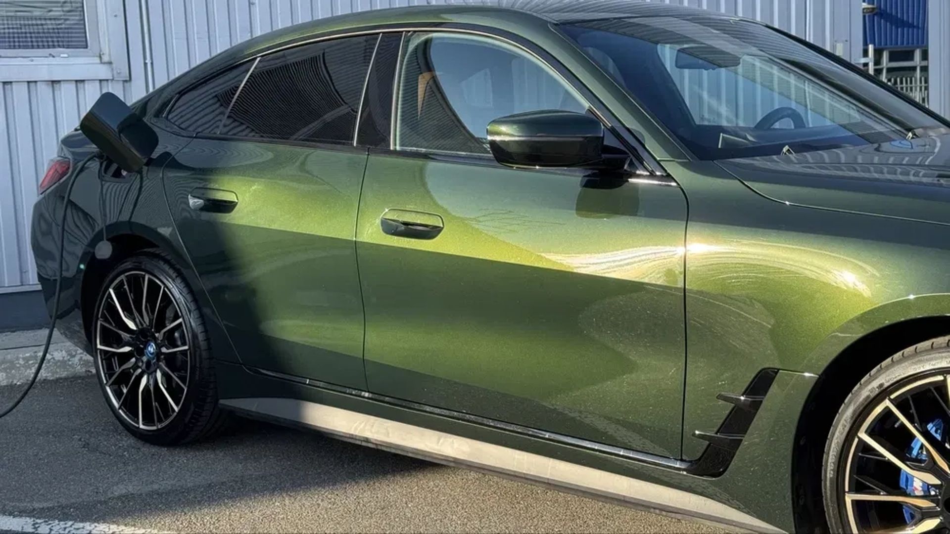 Візьми BMW i4. Емоції від поїздки