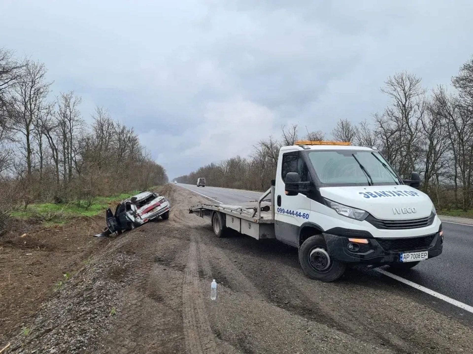 Евакуатор на базі Iveco Daily для перевезення авто
