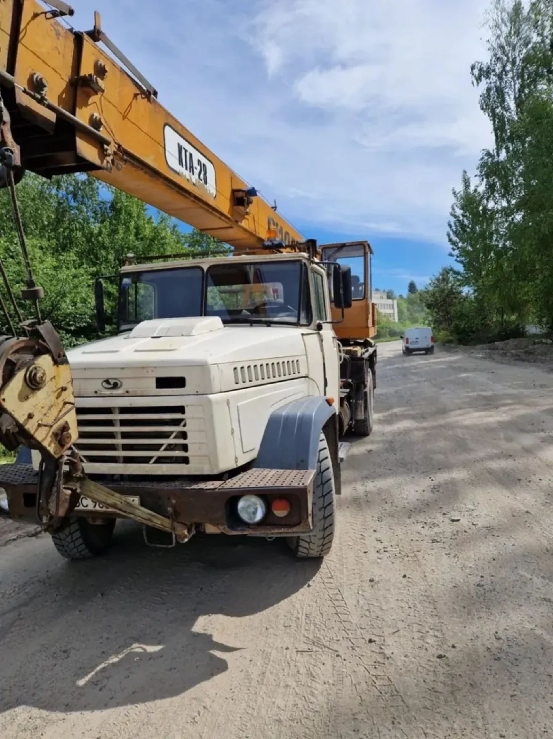 Автокран КТА-28 «Силач» (28 тонн) на шасі КрАЗ