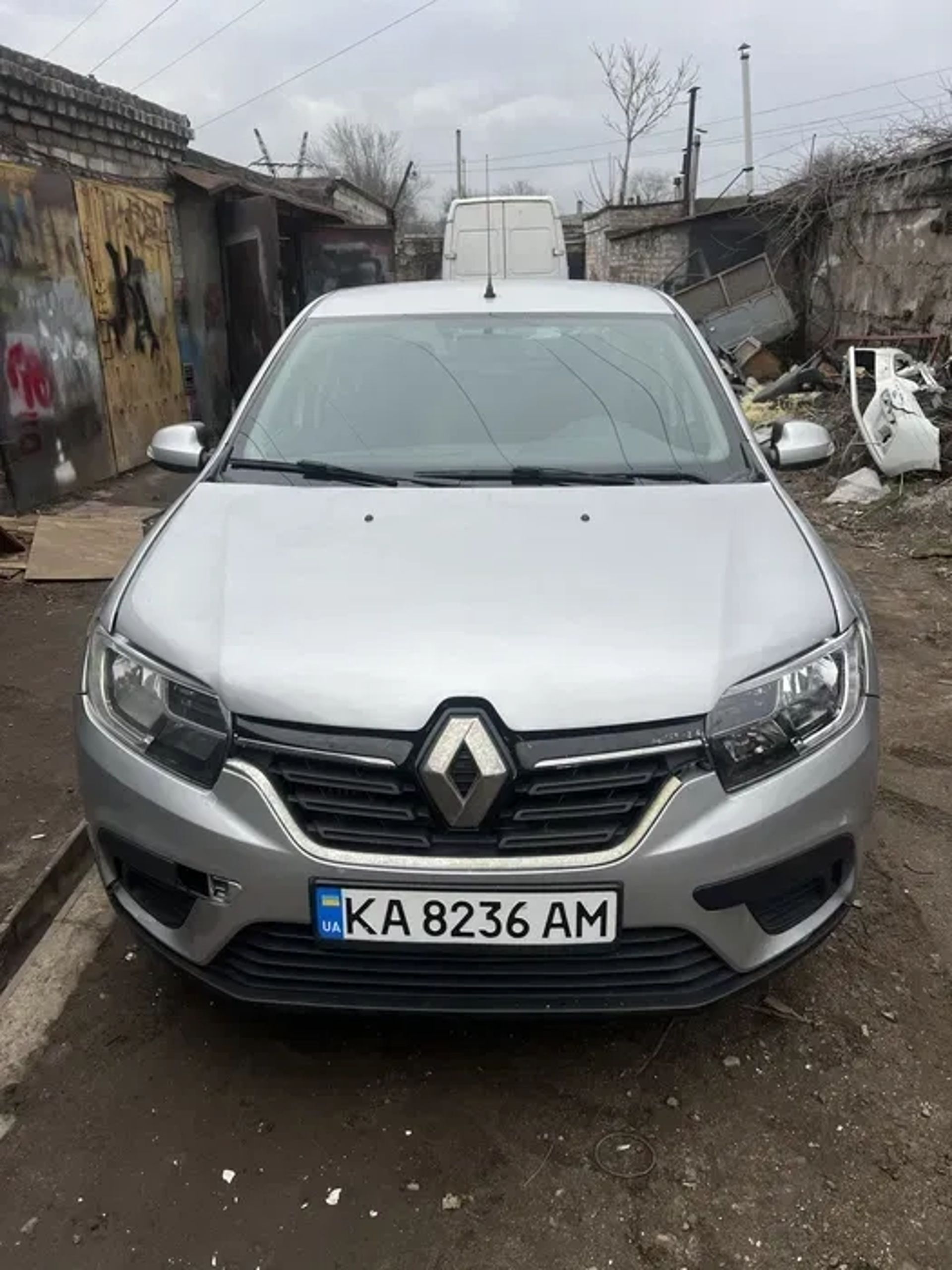 Авто  Renault Logan