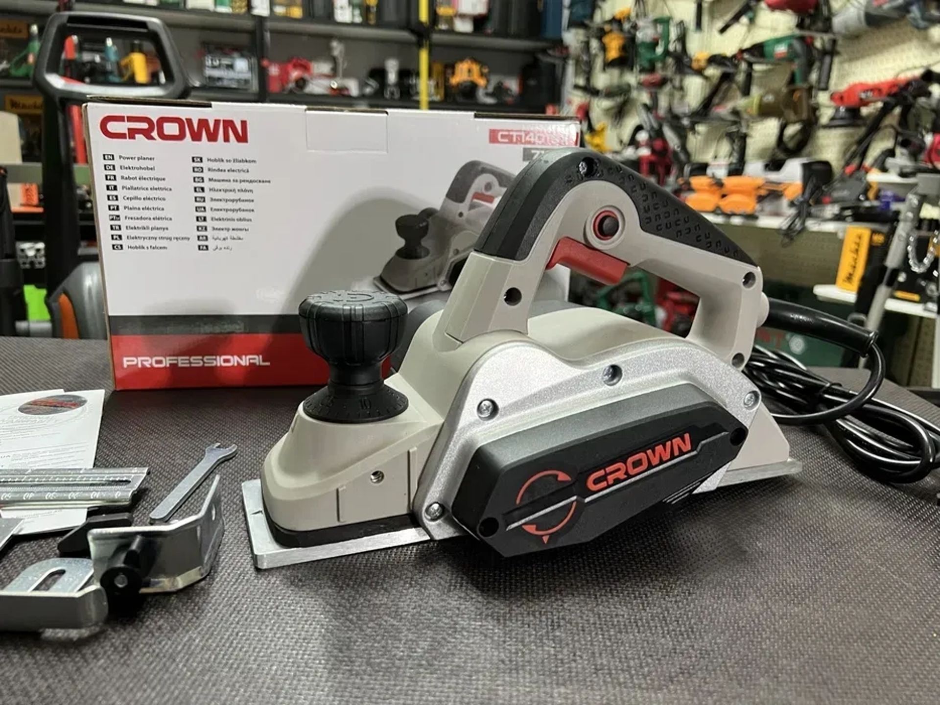 Рубанок електричний Електрорубанок Crown CT14019X 710 Вт 16 000 об
