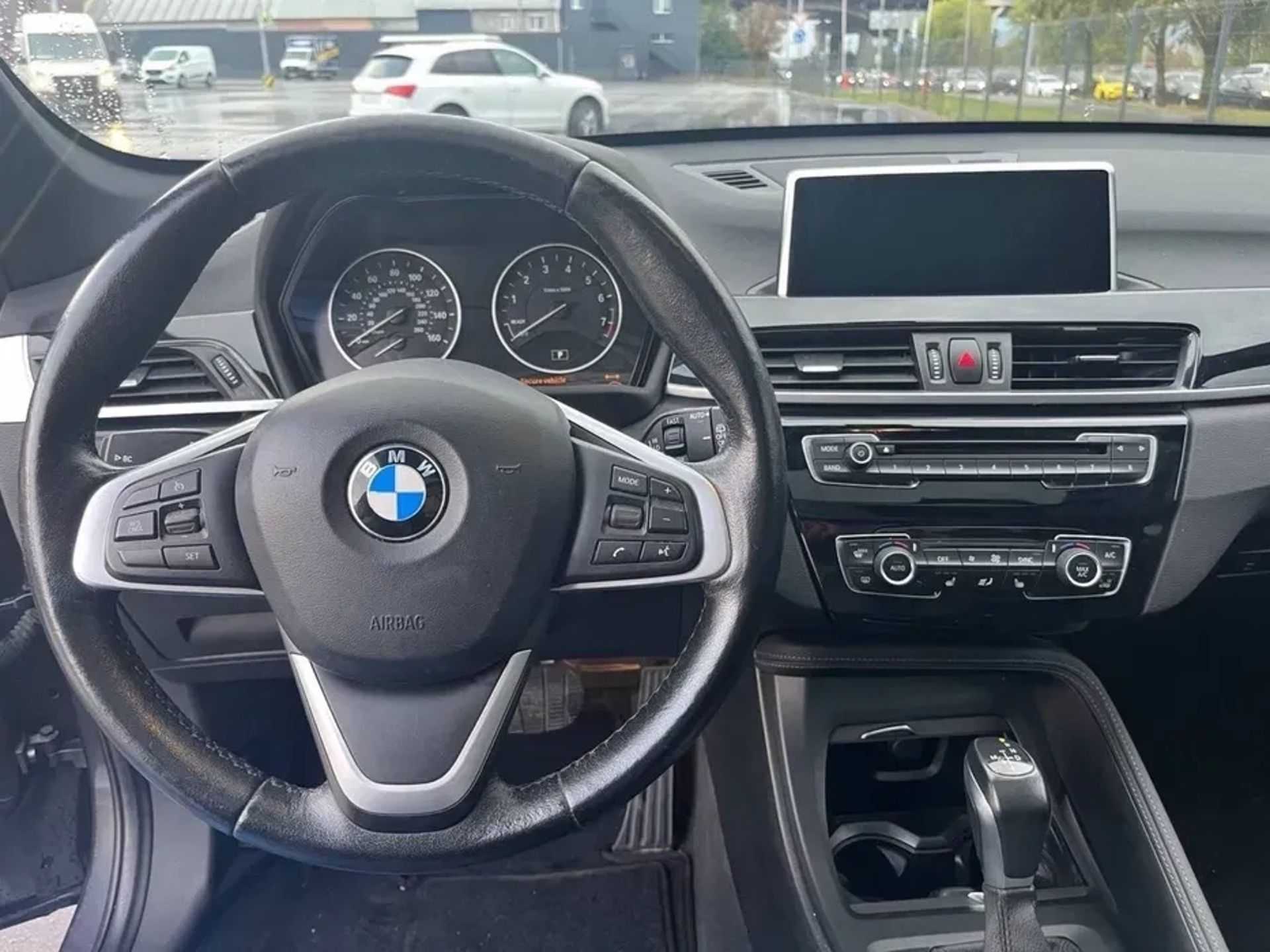 Авто BMW X1 f48 2016 року — Максимальний комфорт та повний привід!