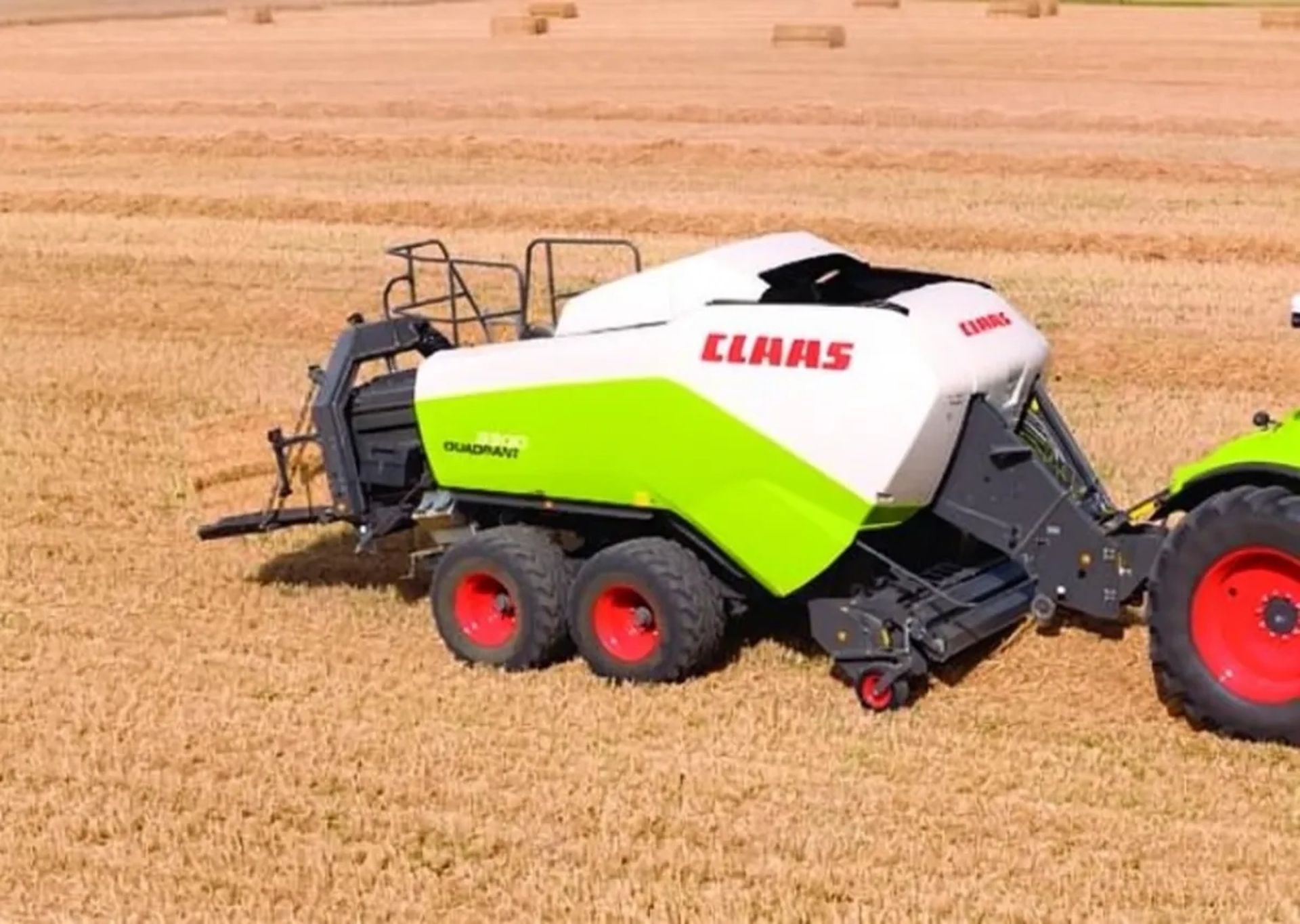 Тюкопрес Claas Quadrant 3300: готовий до роботи