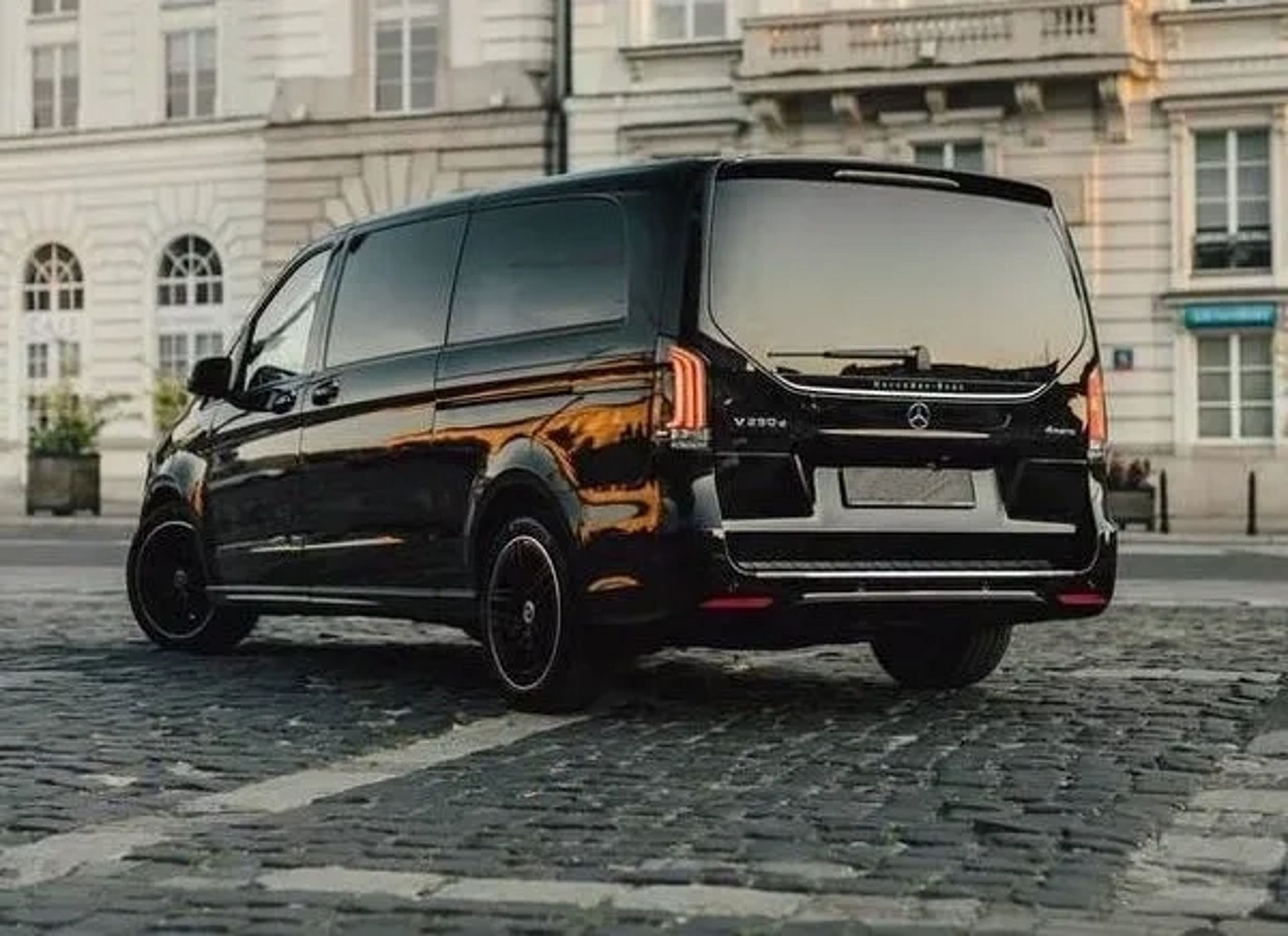 438 VIP-трансфер на Mercedes-Benz V-class NEW з Києва до Варшави