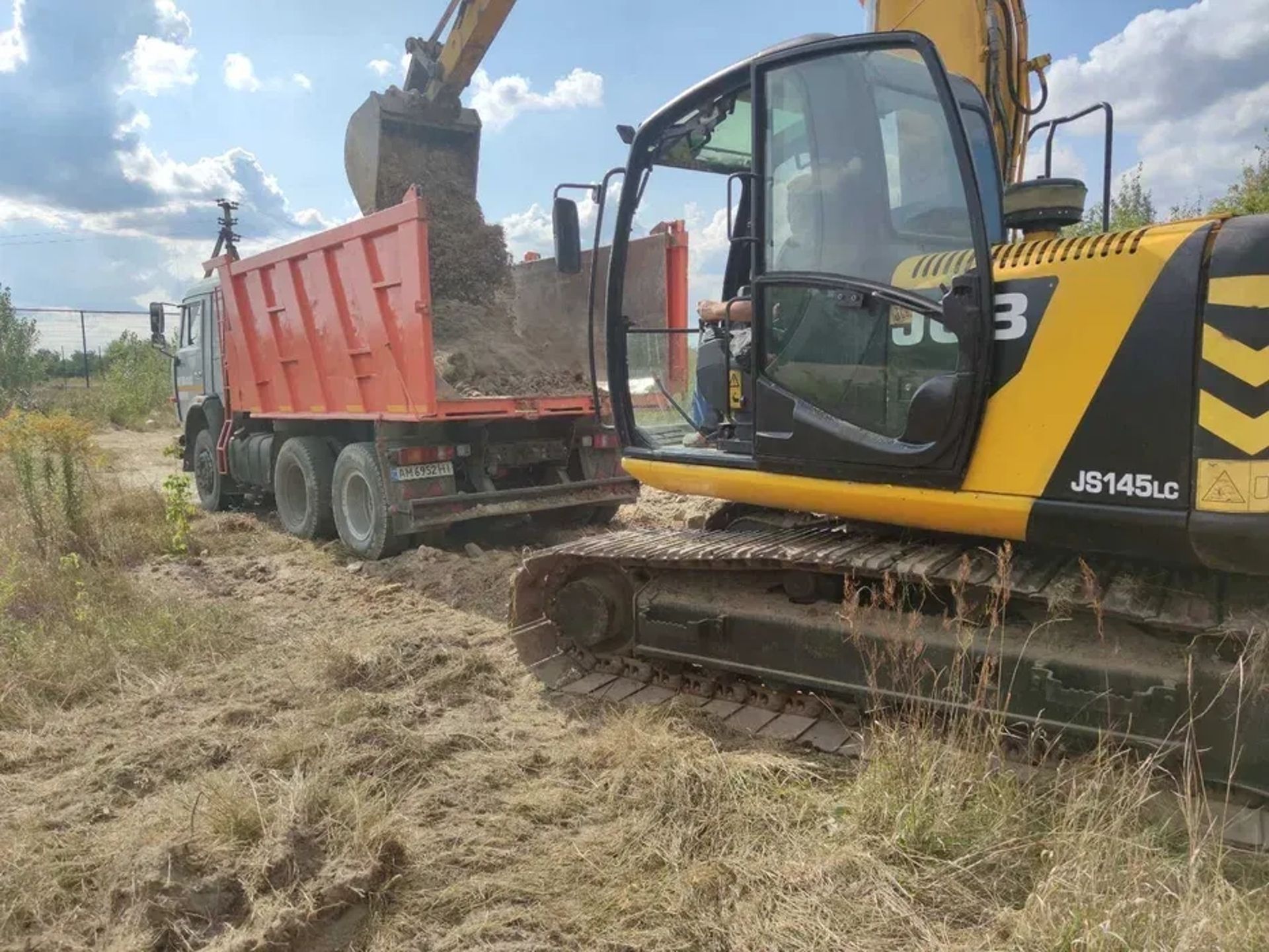 Послуги екскаватора JCB 220, JCB 145