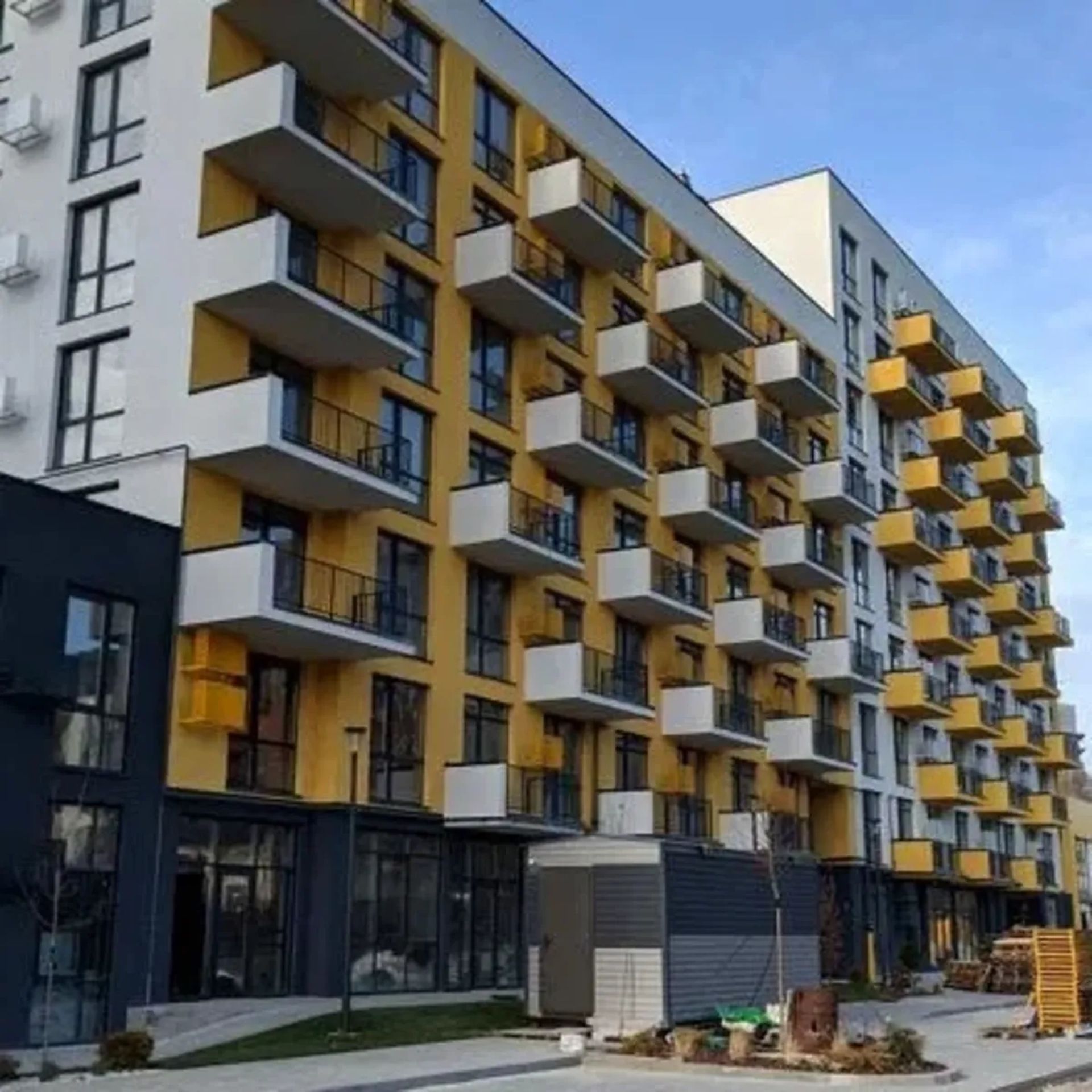 Паркомісце у ЖК Auroom Spark, зручний заїзд