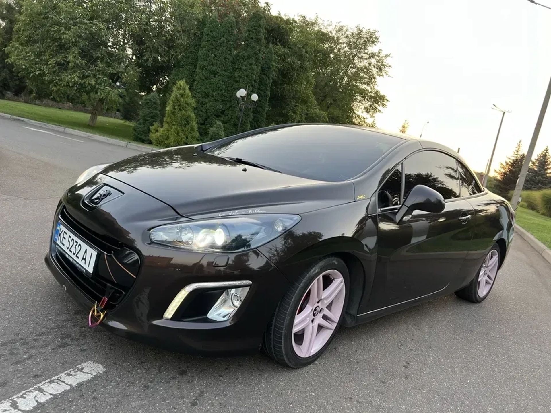 Авто (кабріолет) для фотозйомок та поїздок