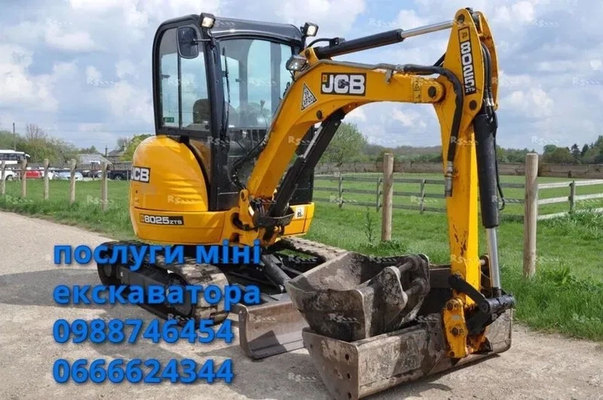 Міні-екскаватор JCB 8025 ZTS для виконання планувальних робіт