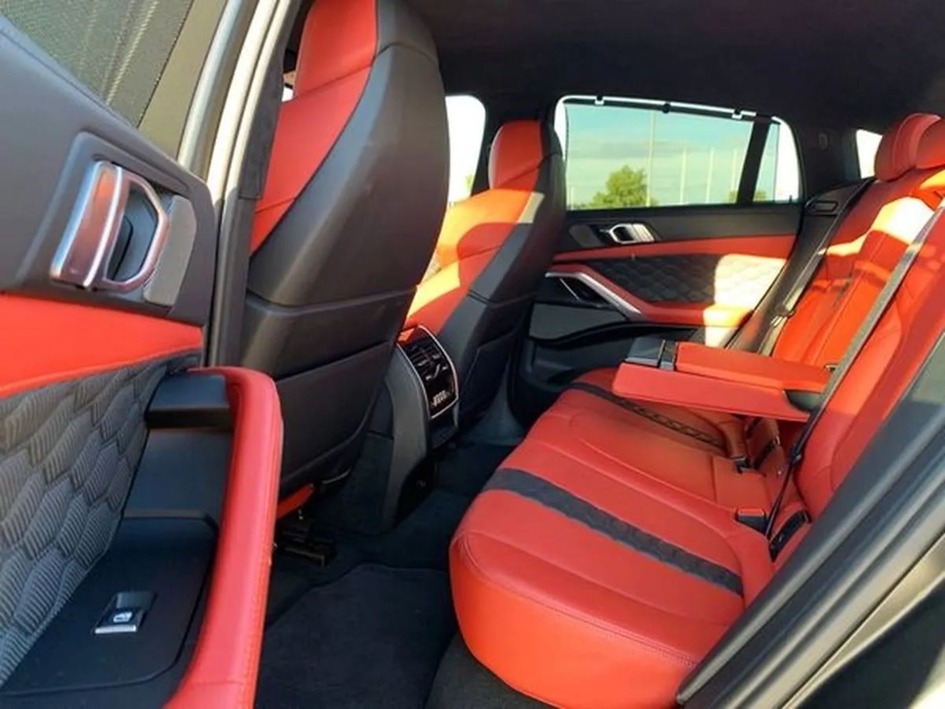 107 Позашляховик BMW X6 M Competition