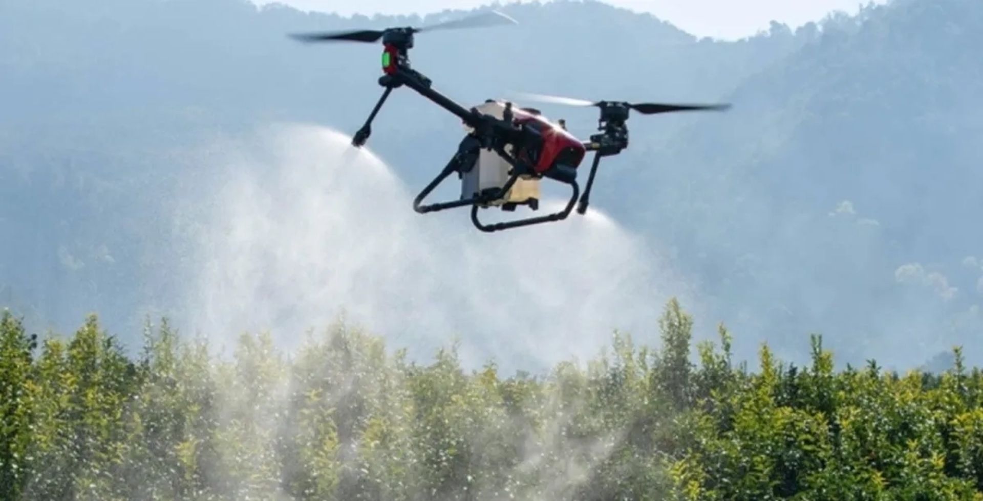 Агродрон XAG XP 2020 внесенню ЗЗР на всіх етапах вегетації