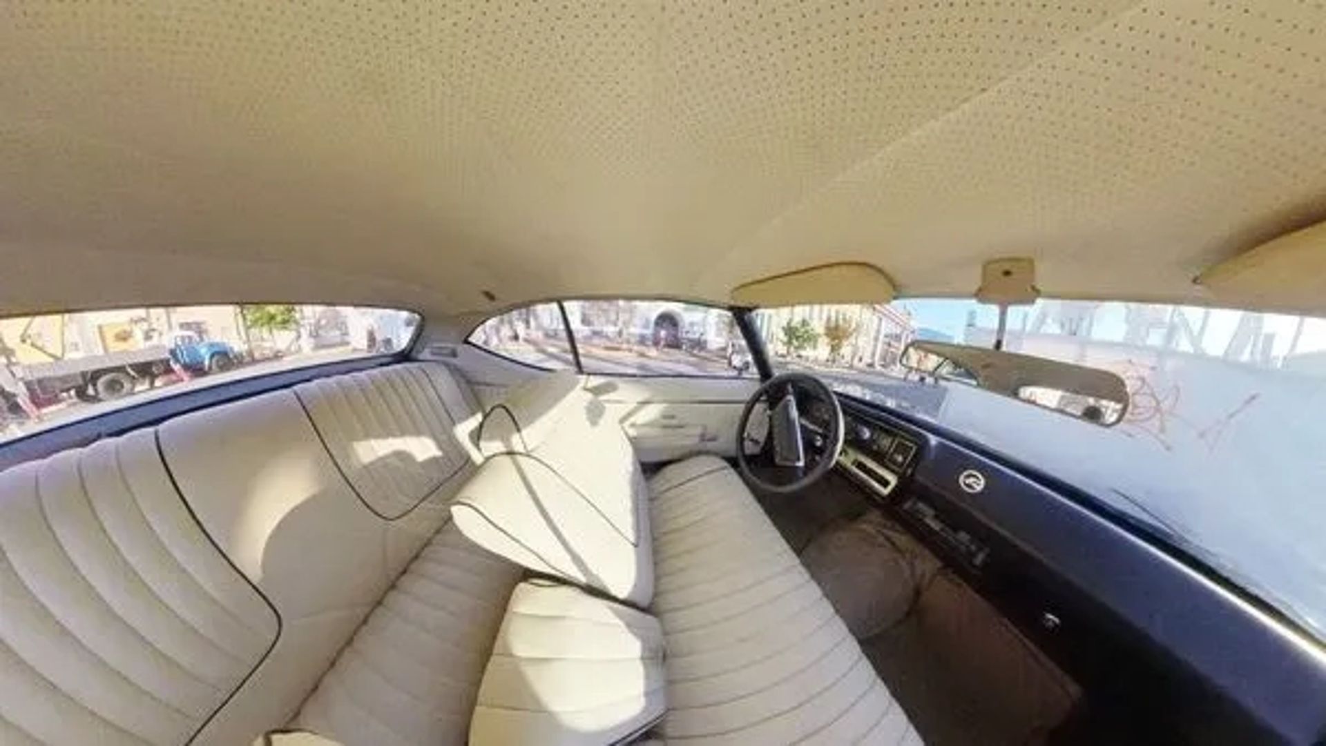212 Ретро авто на зйомки фотосесії Buick Skylark Custom