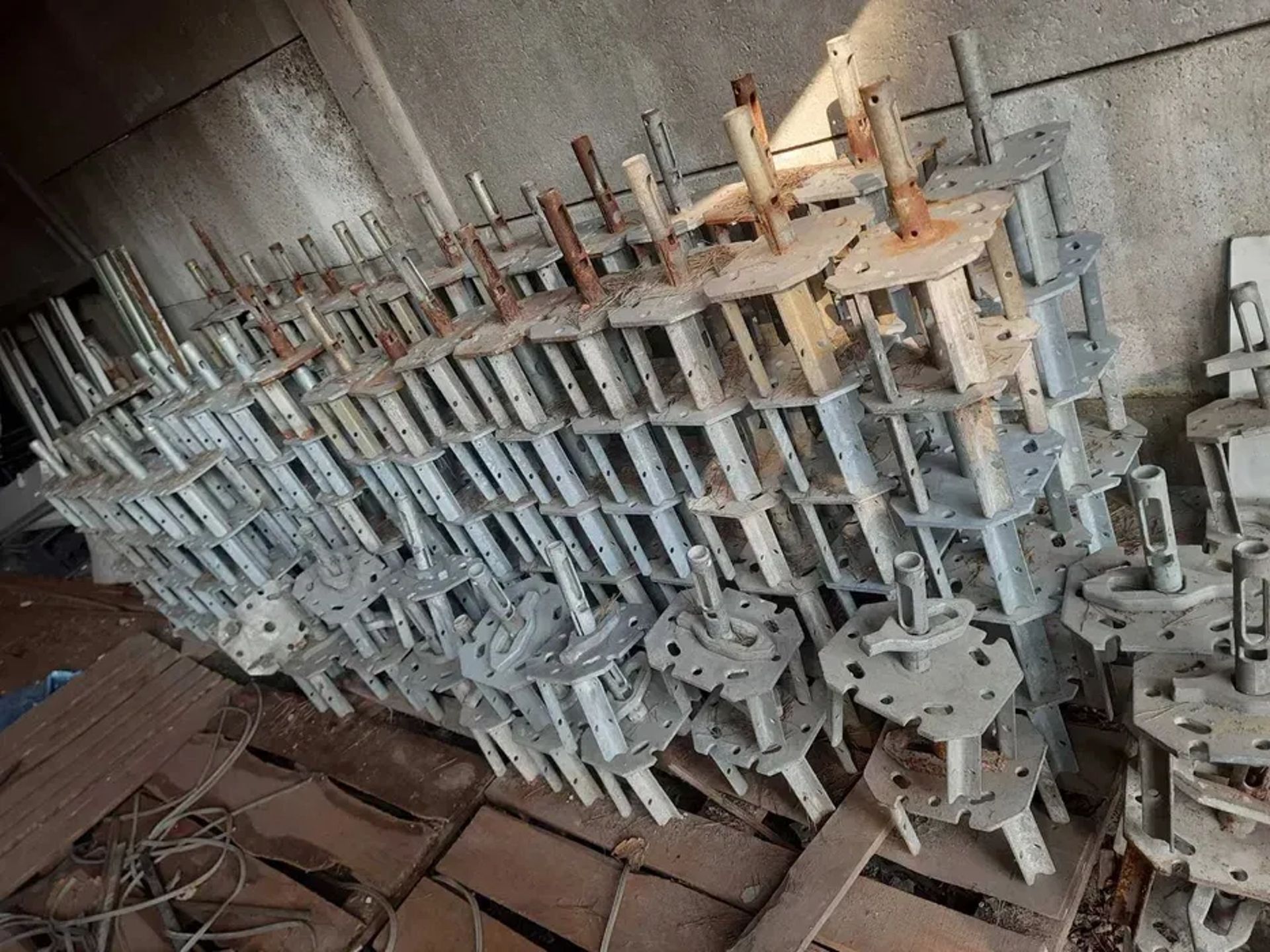 Опалубка корона Doka,тринога Doka,Peri