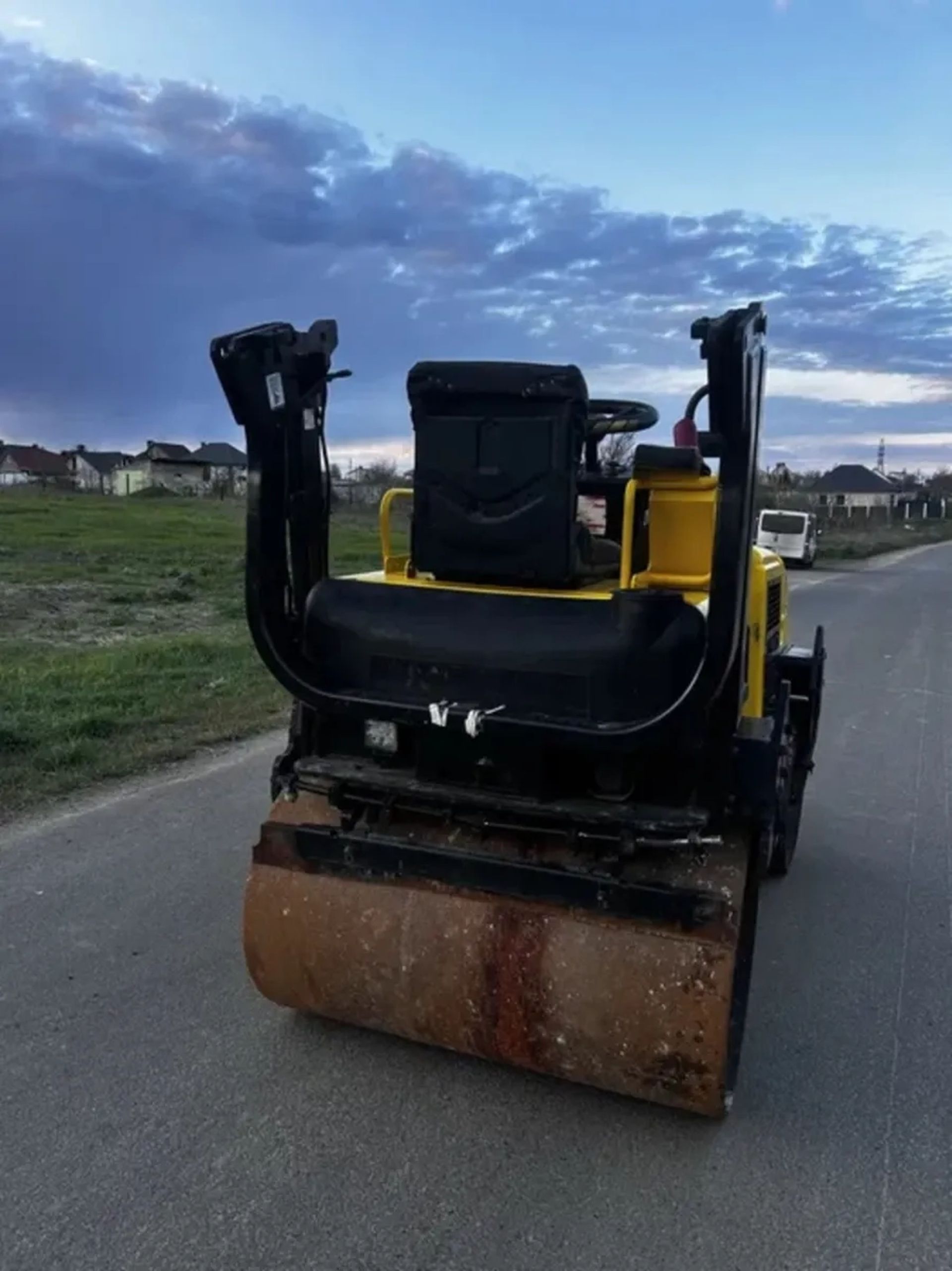 Дорожній каток Wacker RD27-120