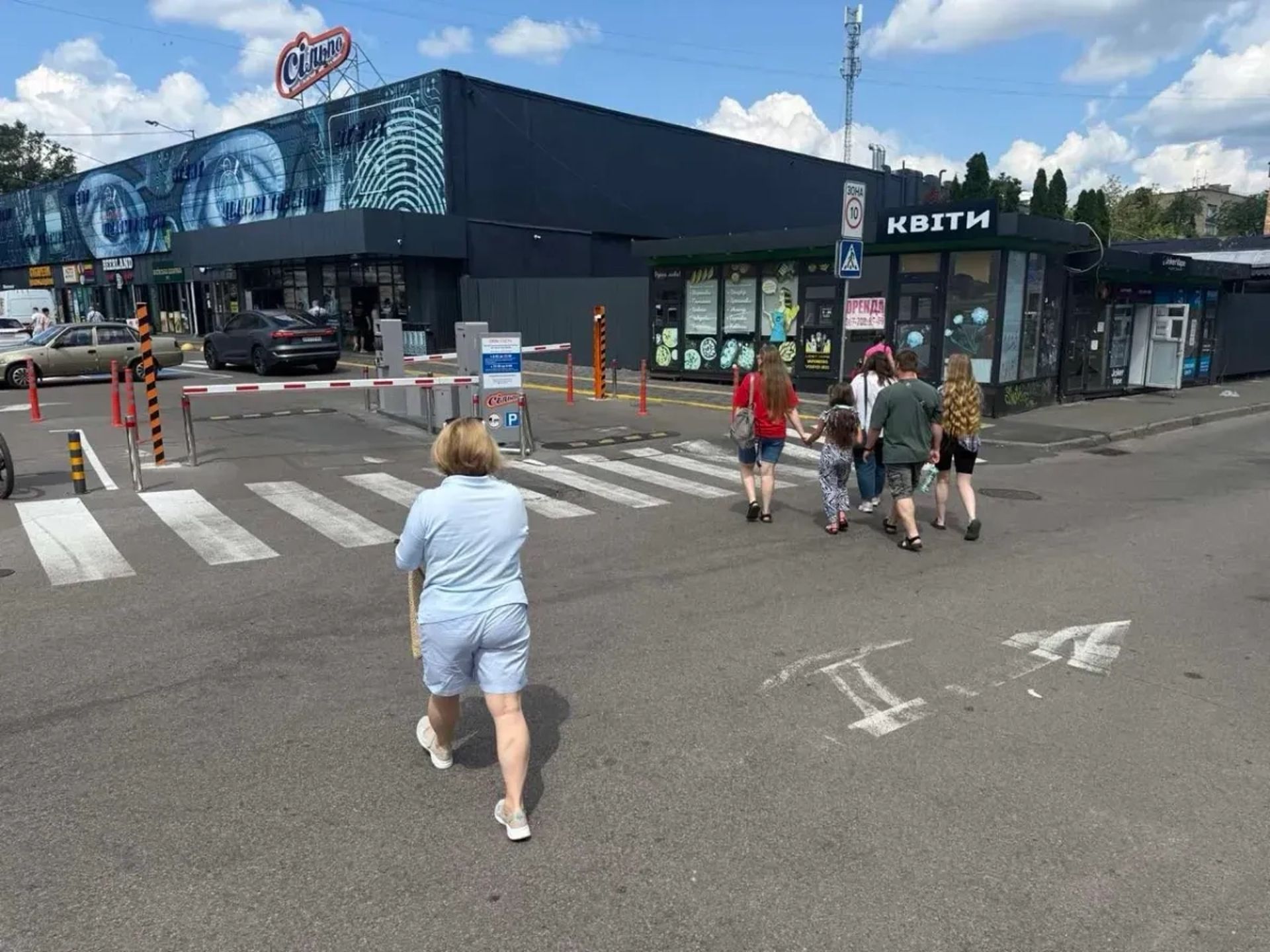 МАФ 16 м2 біля Сільпо, метро Нивки