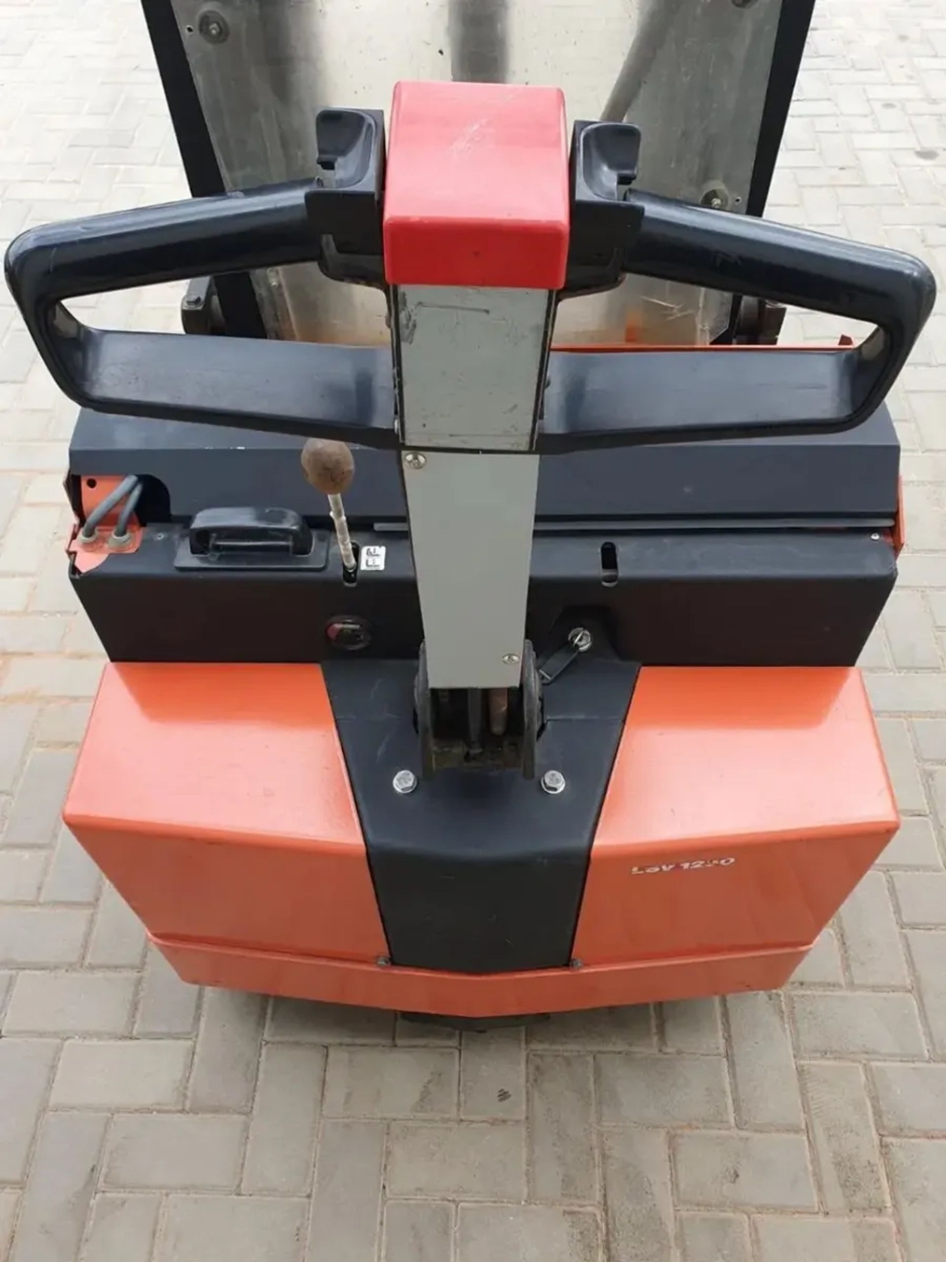 Компактний вилковий електричний штабелер Toyota BT LSV 1250/11