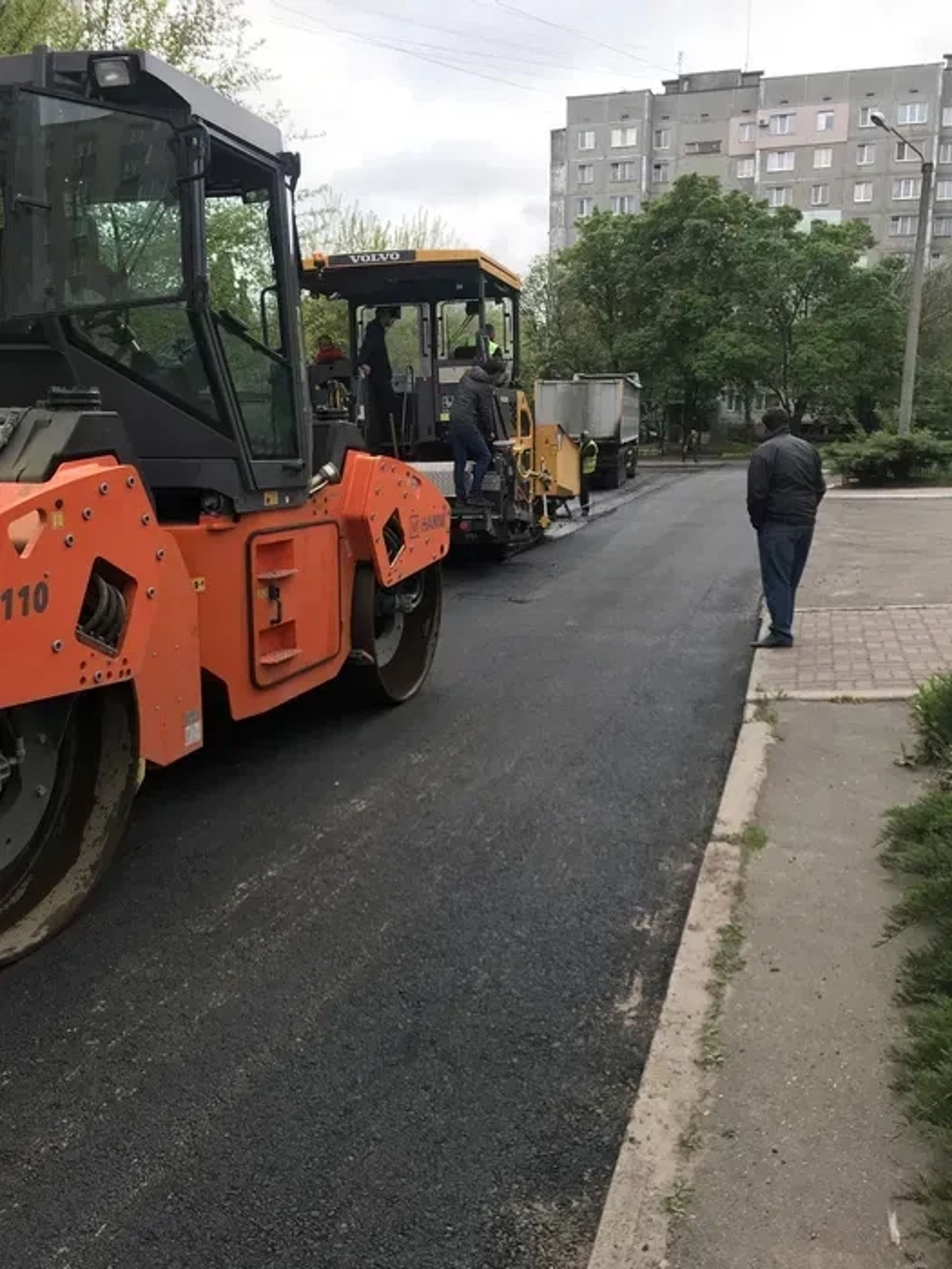 Асфальтування доріг , площадок , стоянок