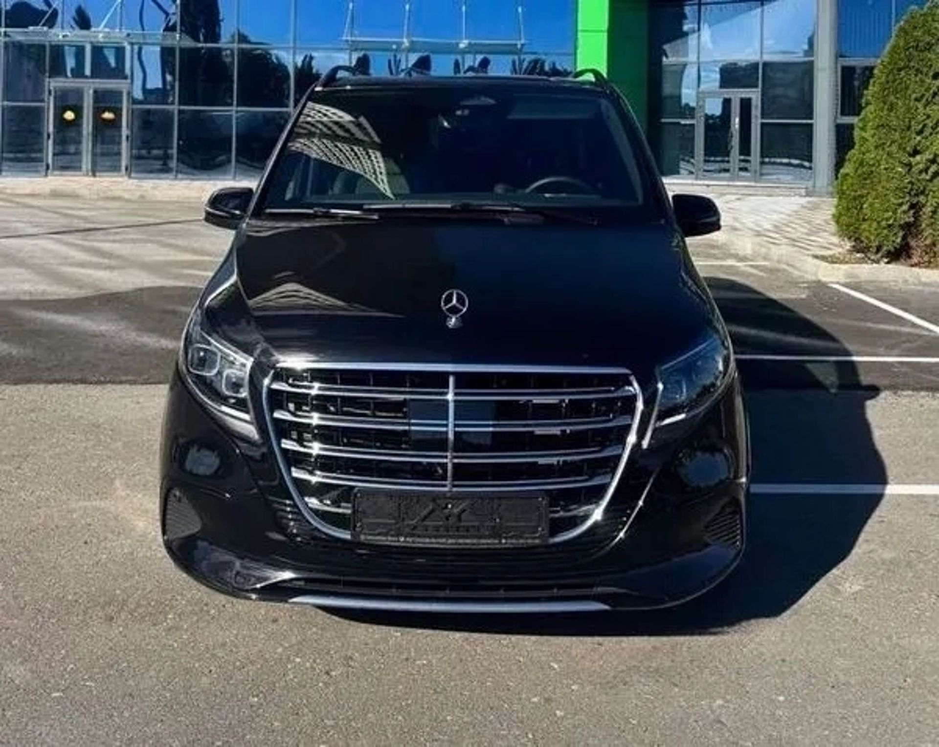039 Мікроавтобус Mercedes-Benz V-class 2025 замовити з водієм