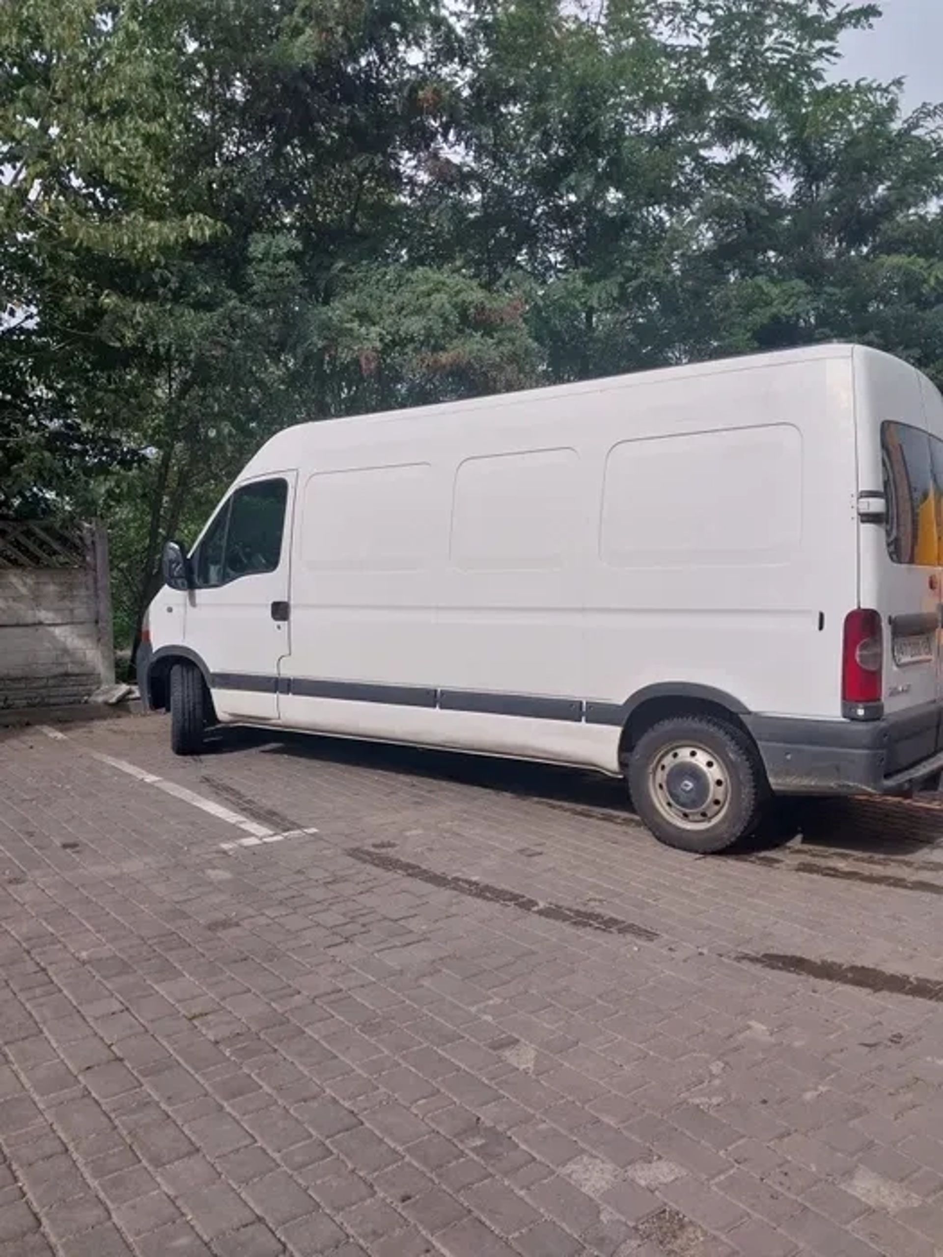 Авто Renault Master II —Вантажні перевезення