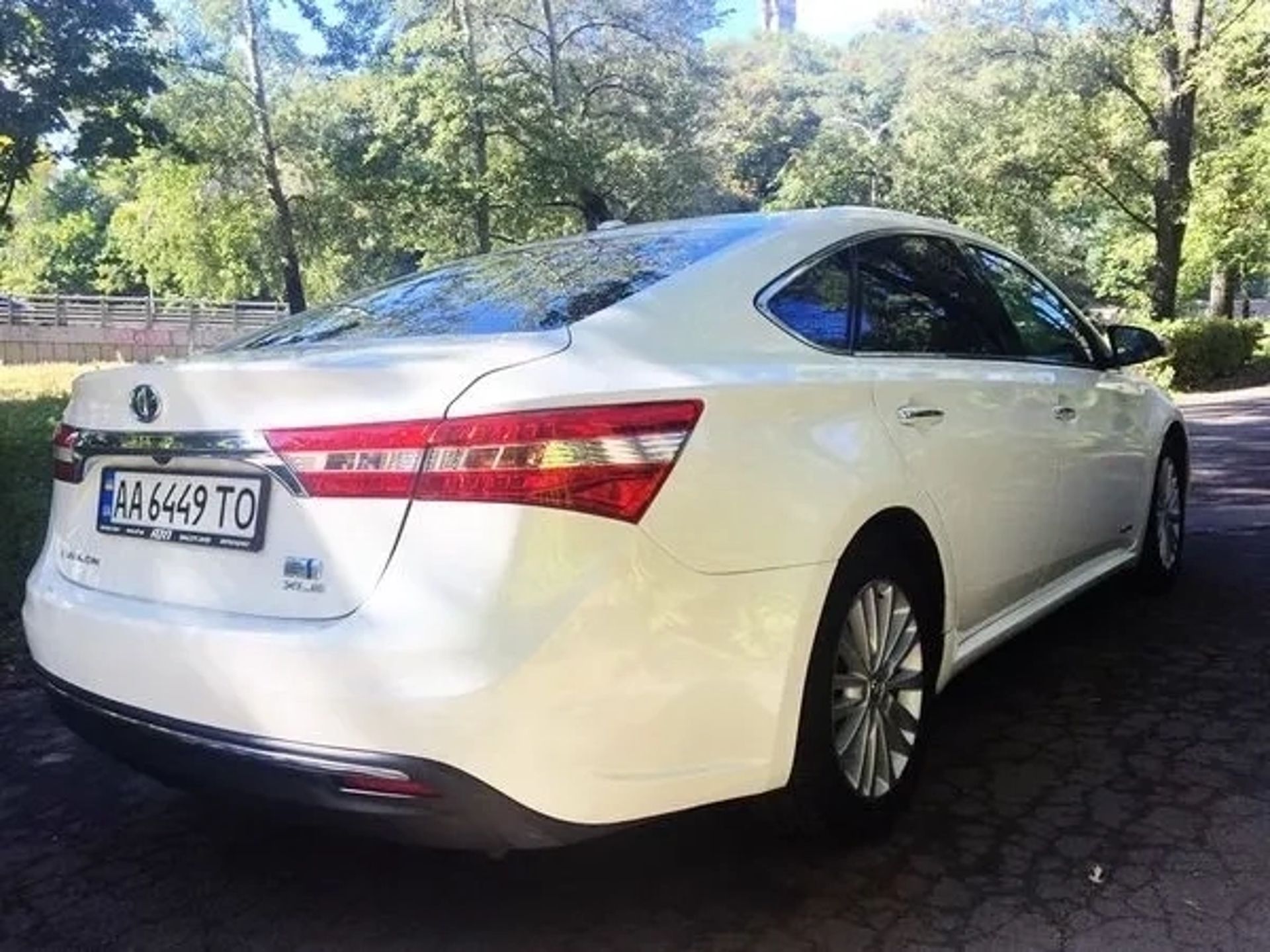 147 Авто на весілля Toyota Avalon біла