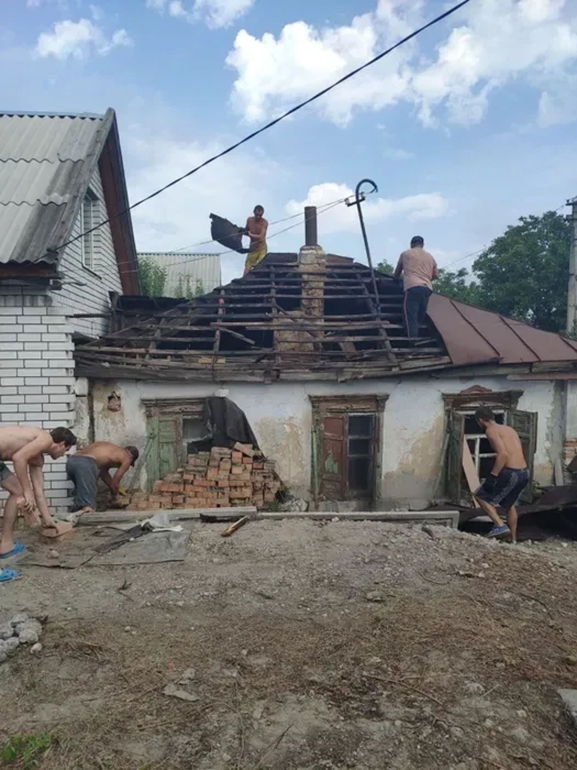 Демонтаж будинків, сараїв, квартир, вивіз сміття, земляні роботи, прибирання