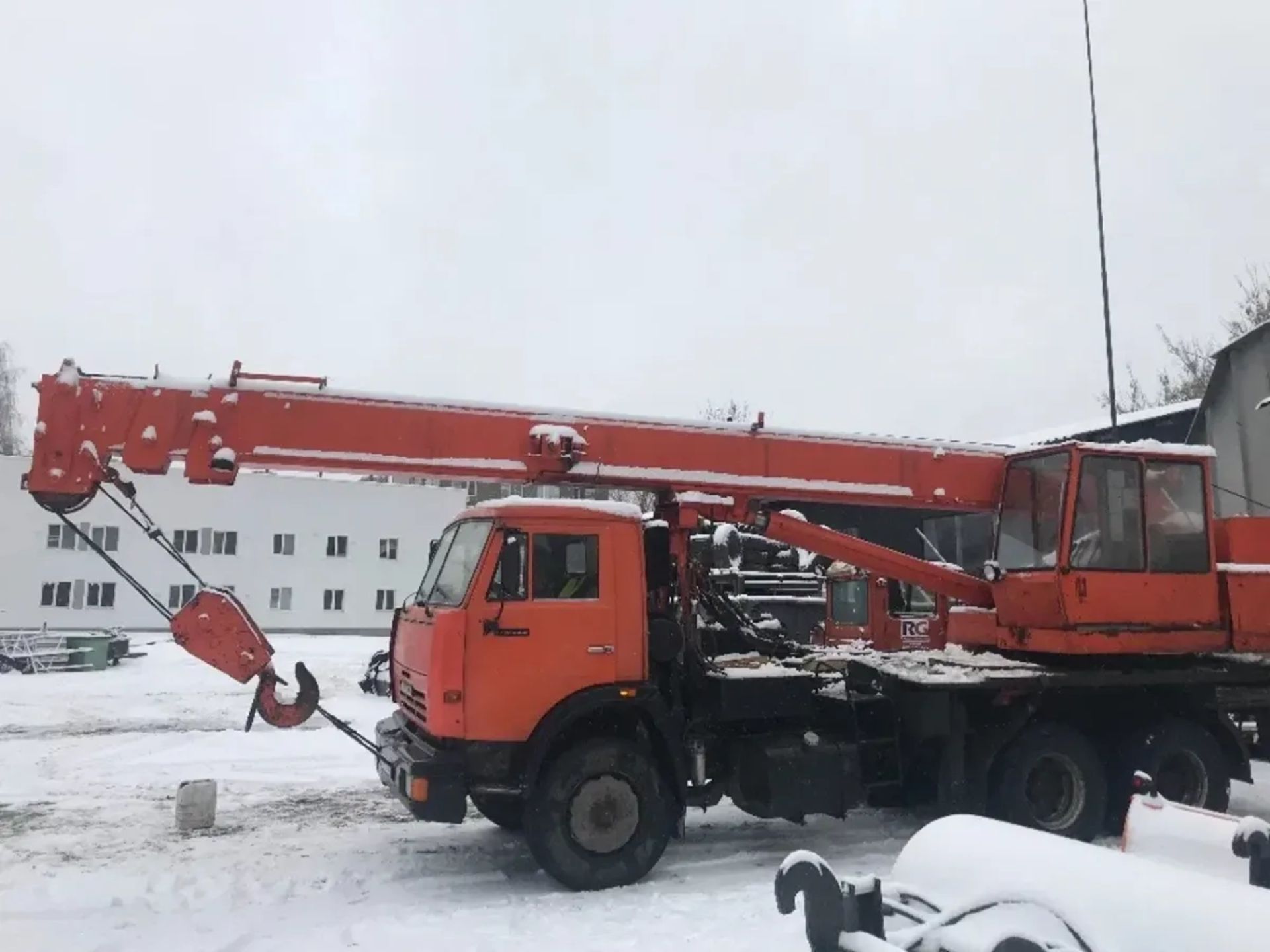 Автокран на базі вантажного автомобіля КамАЗ-5511
