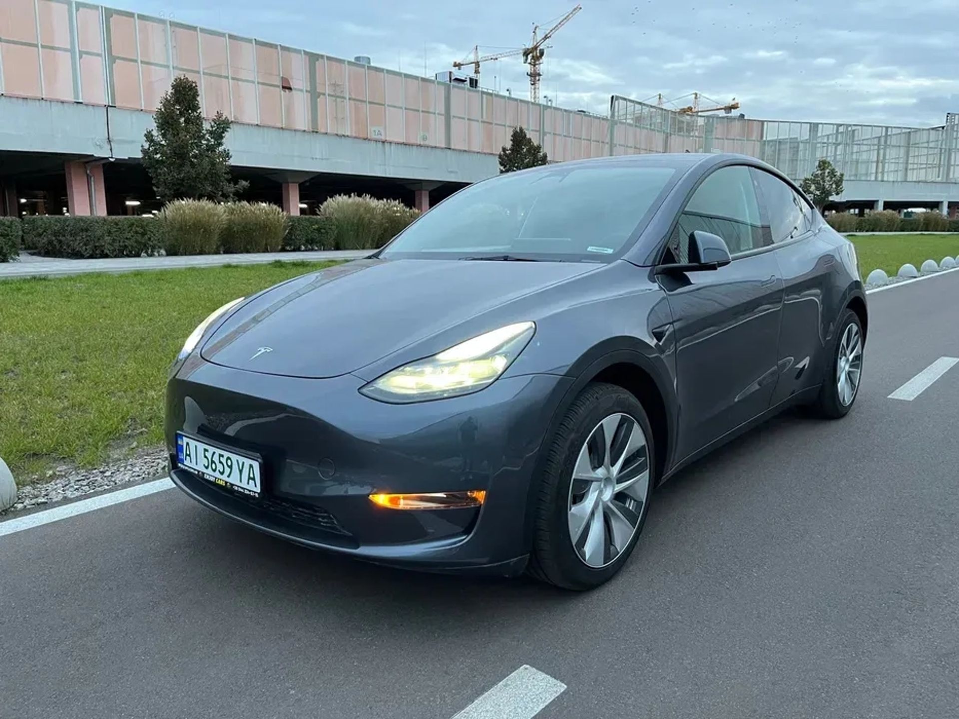 Tesla Model Y Long Range Dual Motor