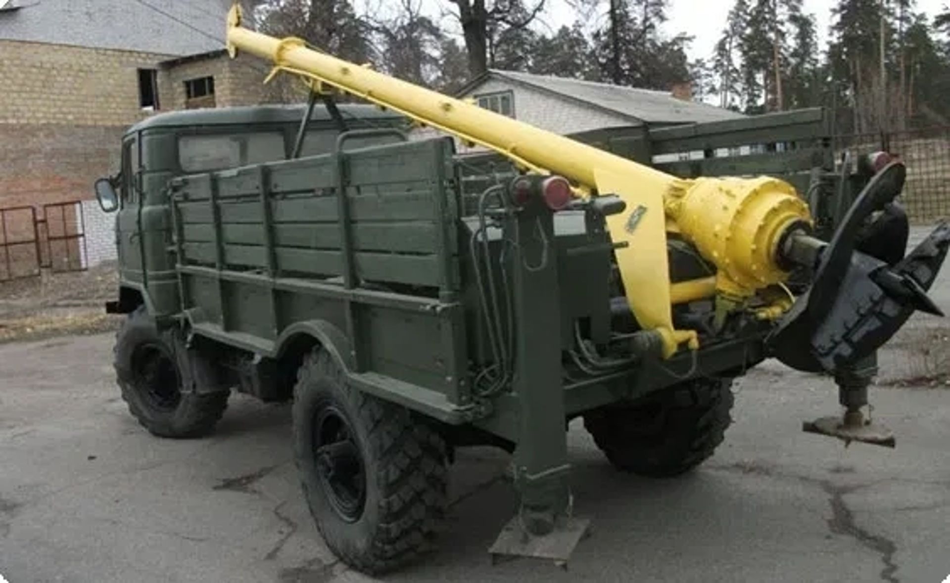 Бурильно кранова машина БМ-302 на базі ГАЗ-66 800мм