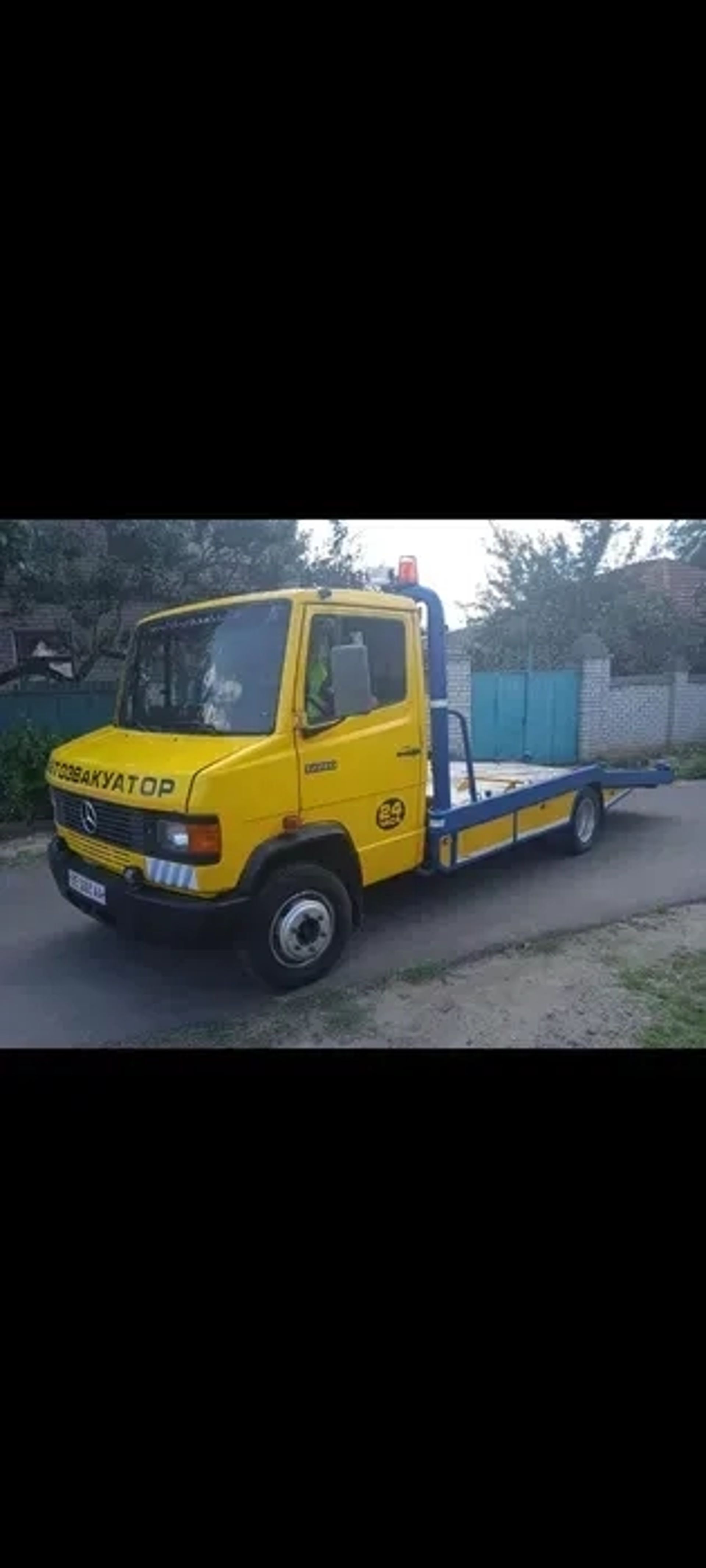 Евакуатор на базі Mercedes-Benz T2