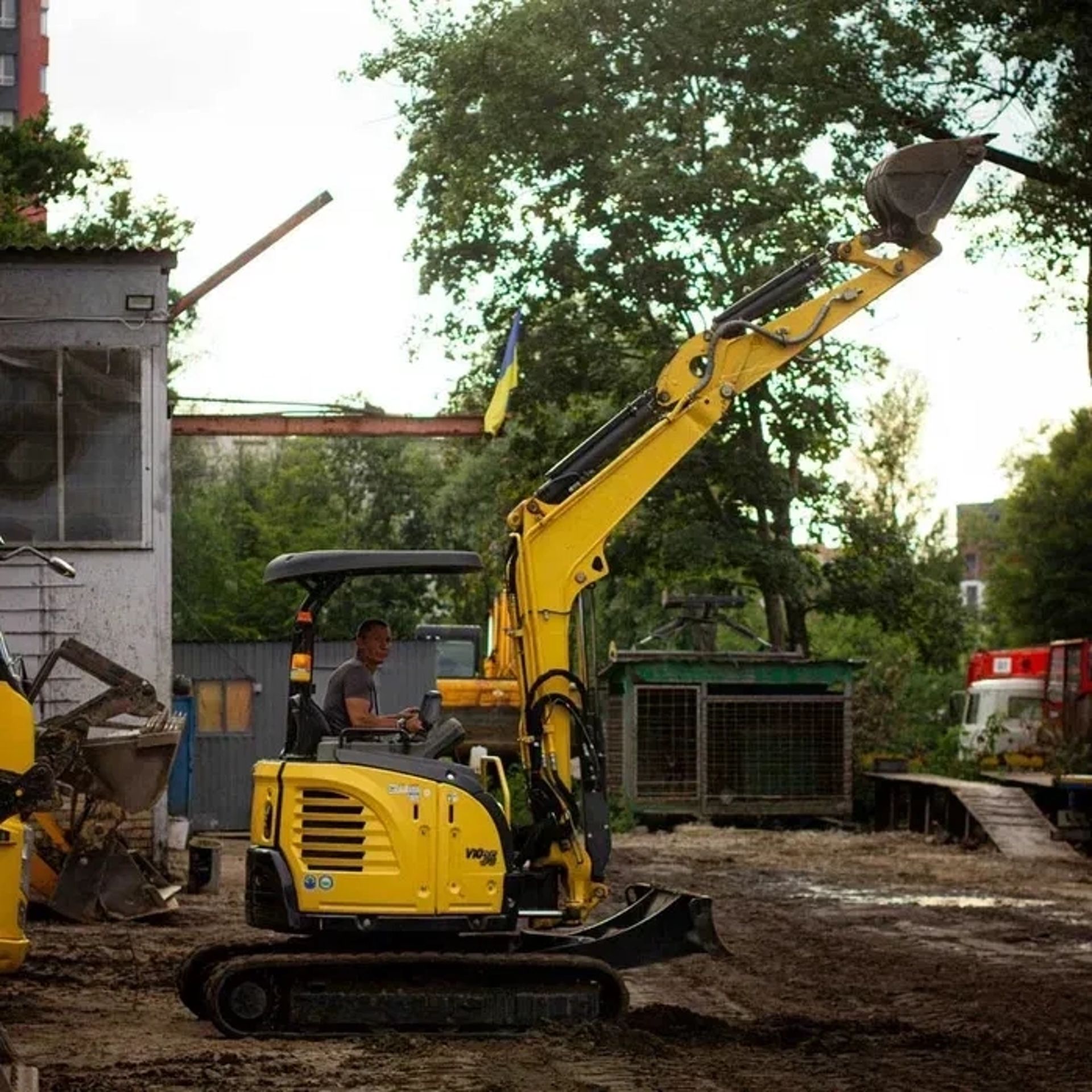 Гусеничний міні-екскаватор YanmaR ViO35