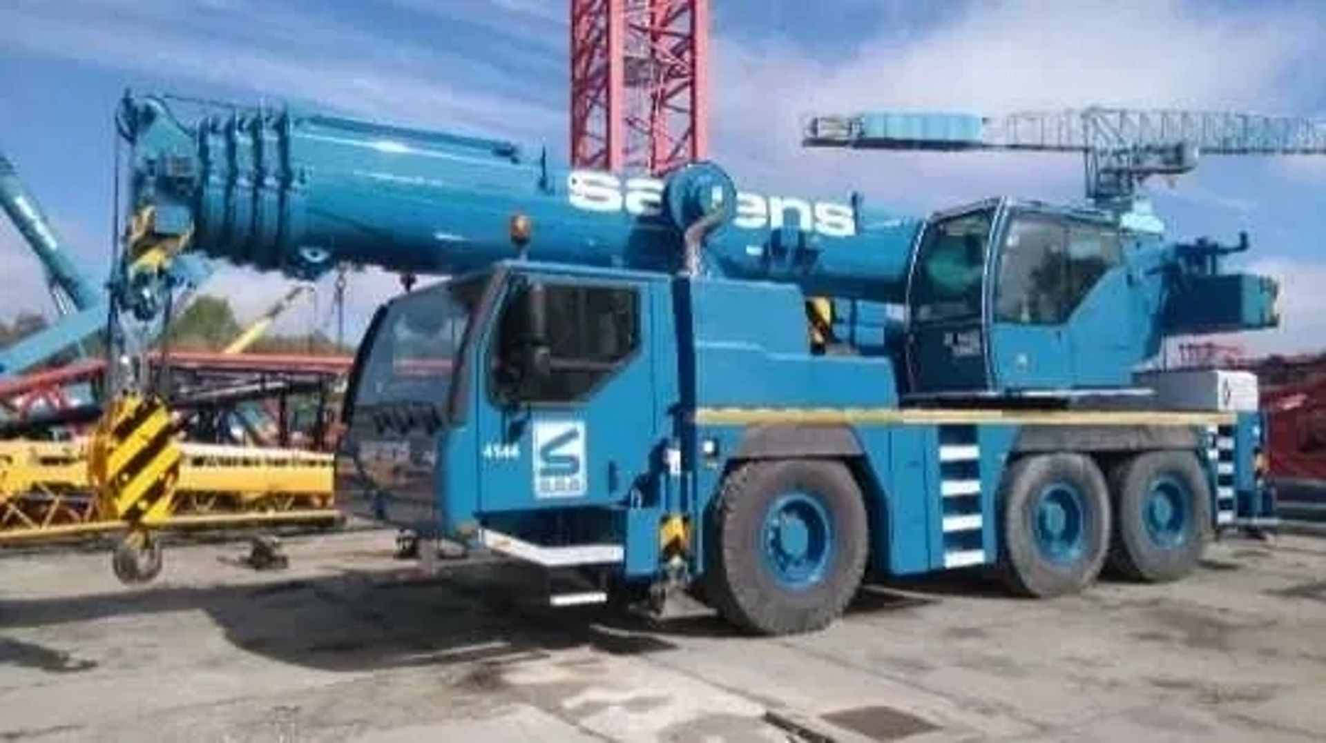 Автокран LIEBHERR LTM1055