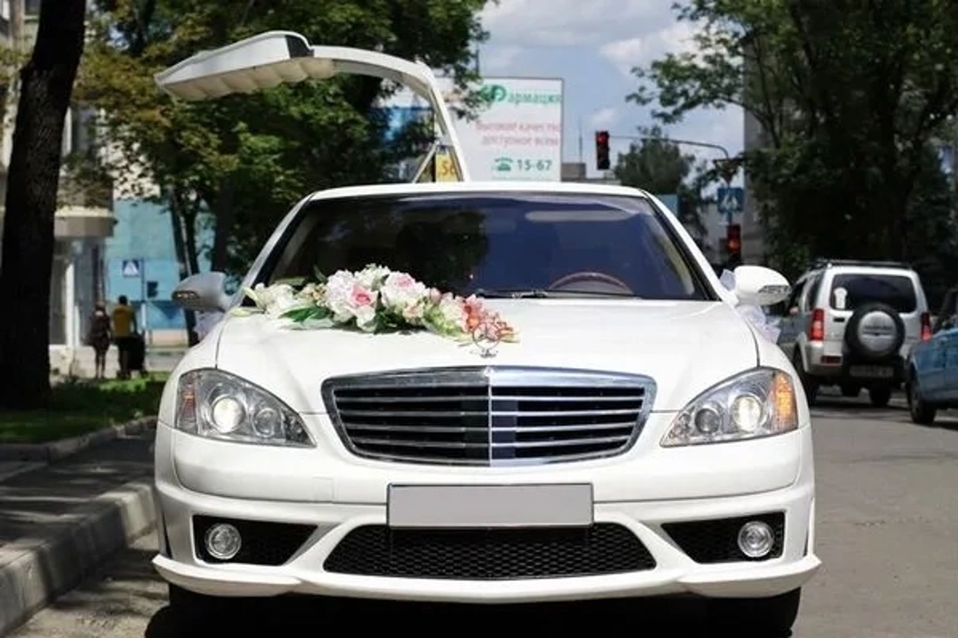 029 Лімузин на весілля Mercedes-Benz W221 S63 білий
