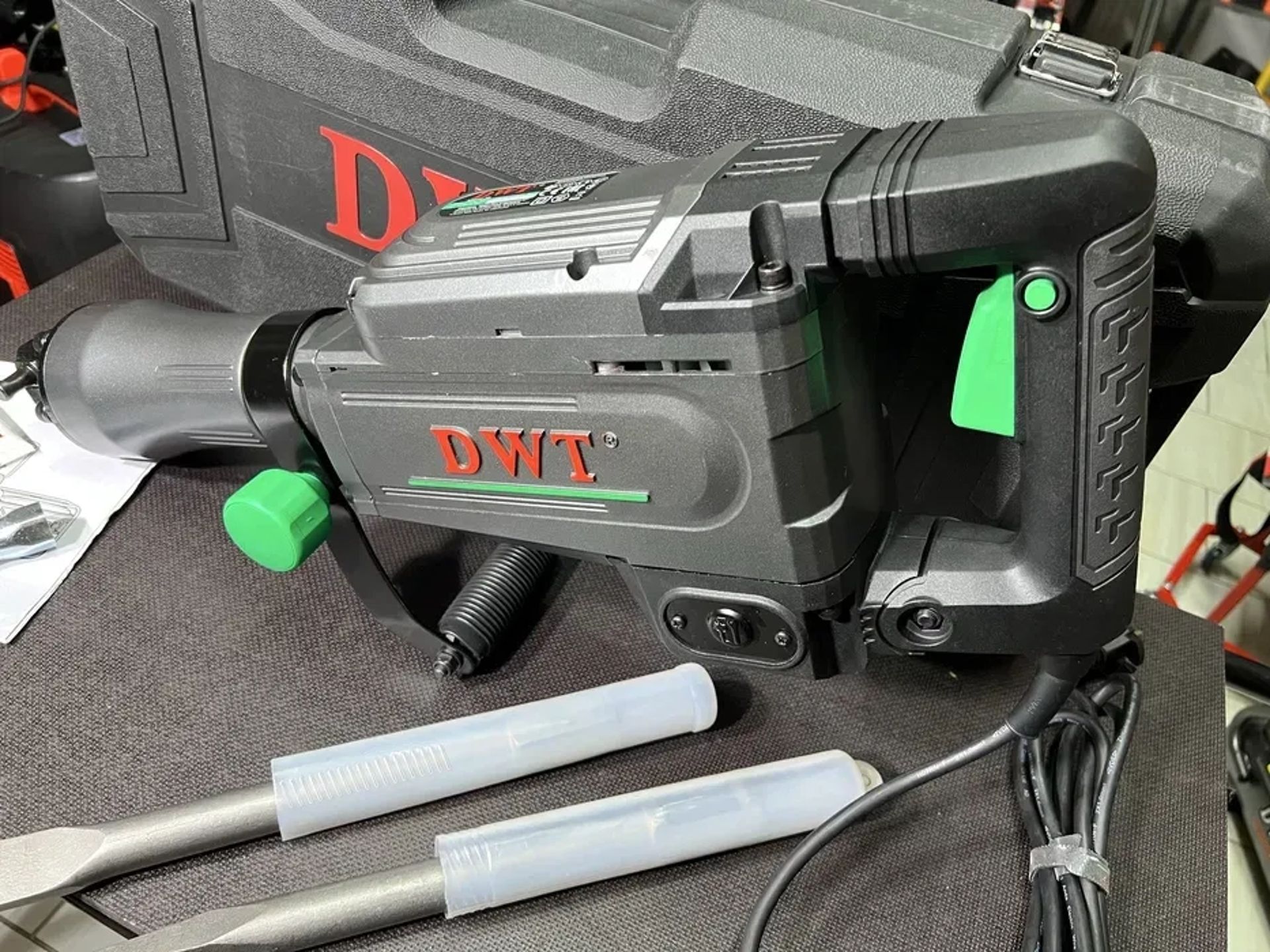 Відбійний молоток Бетонолом DWT AHP14-30 BMC - 1700 Вт 50 Дж