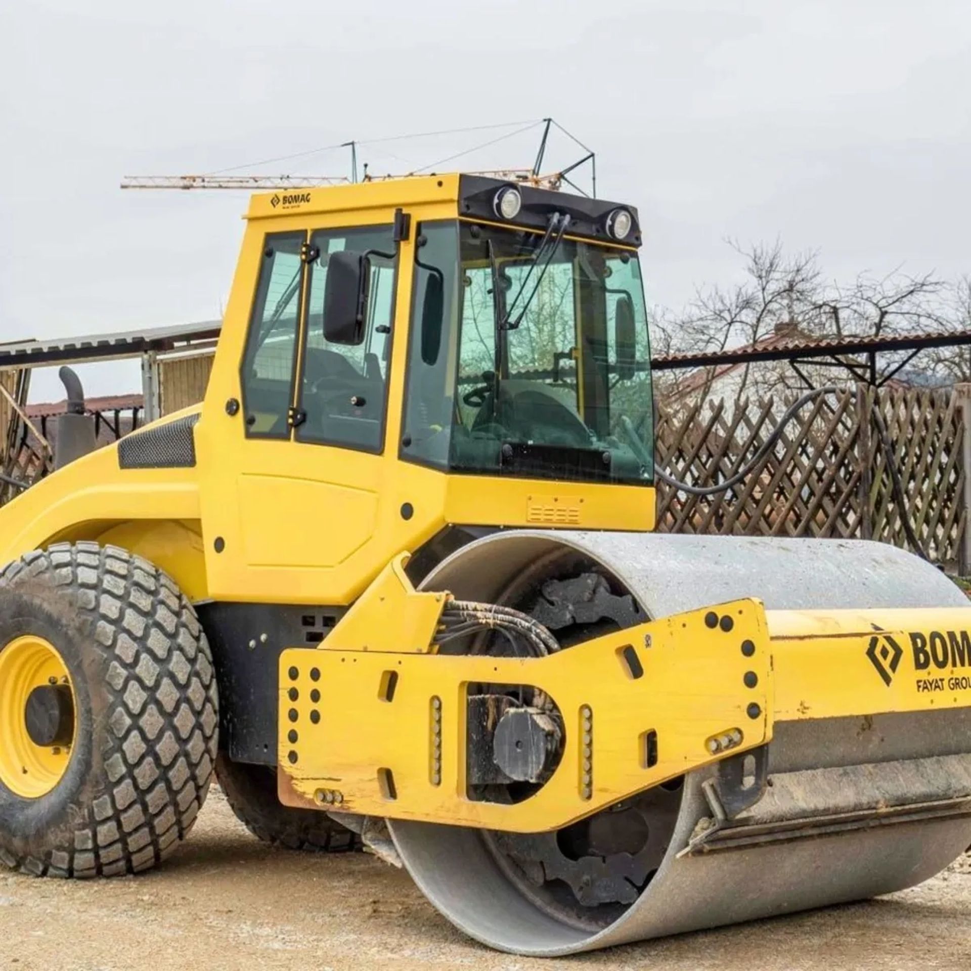 Ґрунтовий каток - Bomag 13тон: повна готовність до об'єкту