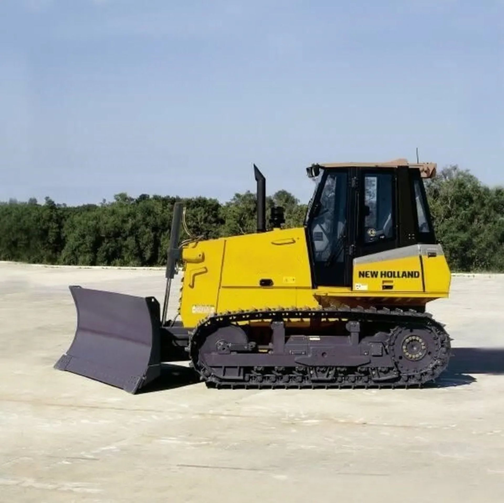 Гусеничний Бульдозер NEW HOLLAND D180