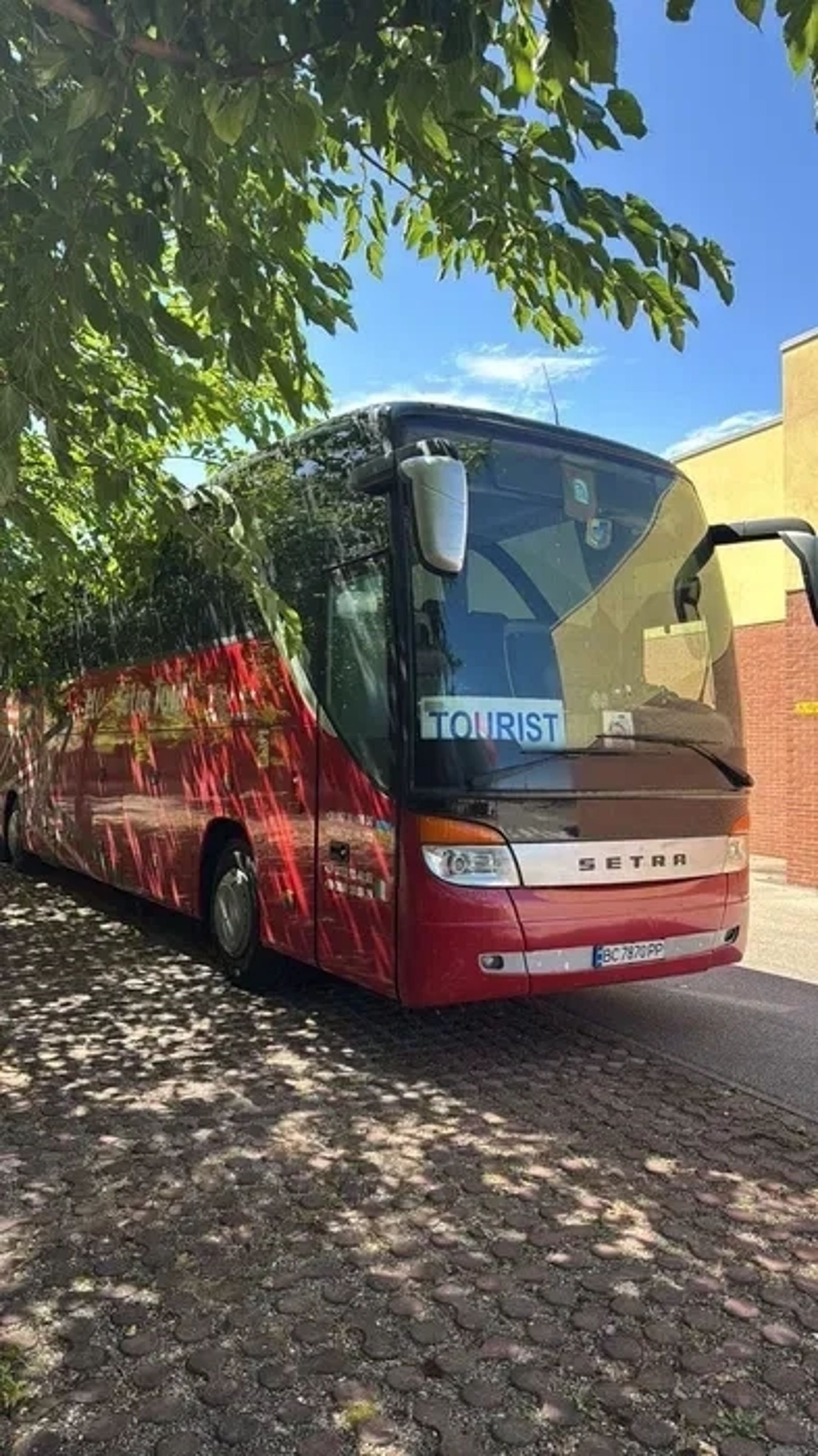 Замовлення сучасного автобуса для турів, екскурсій та трансферів