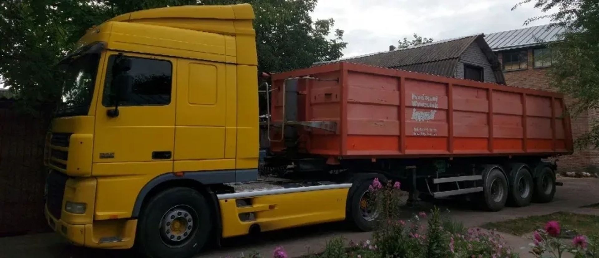 Вантажний тягач DAF 95XF 30 тонн