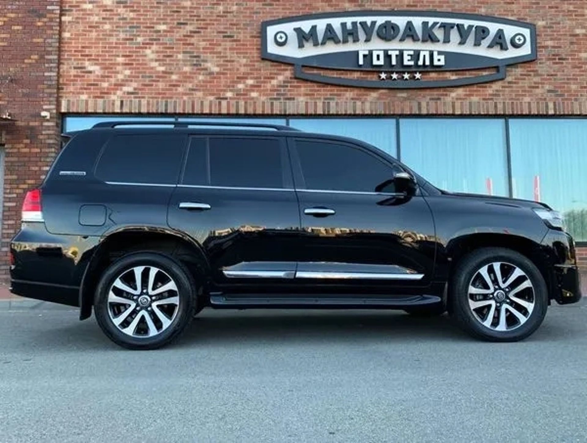 057 Джип на весілля Toyota Land Cruiser 200