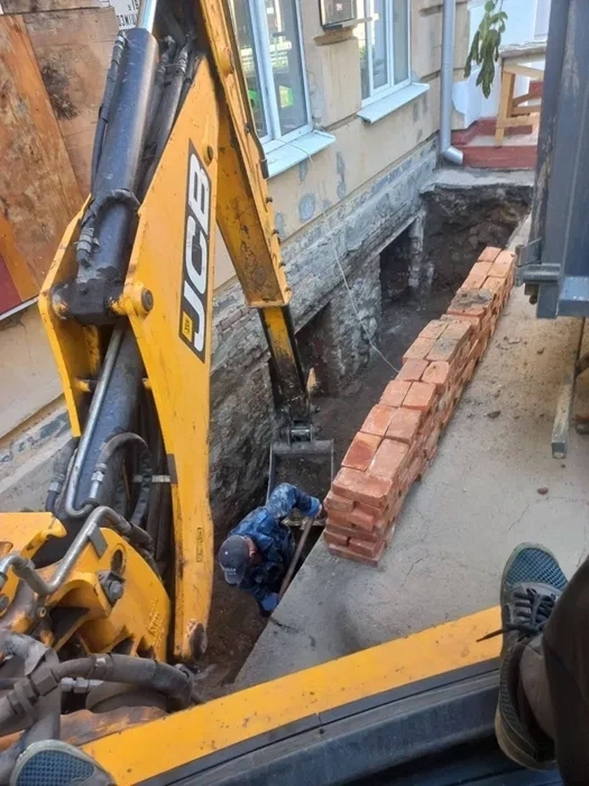 Екскаватор-навантажувач JCB 3CX для будівельних робіт