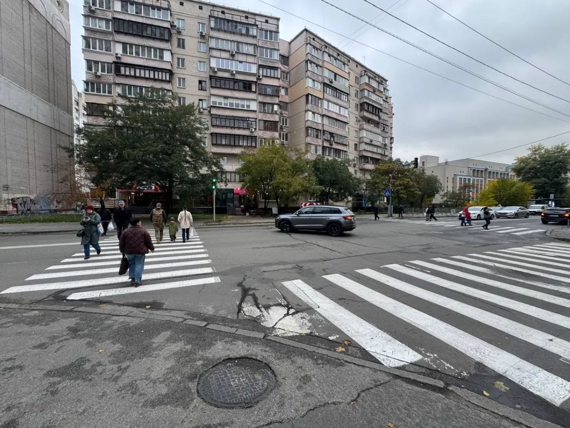 Фасадне приміщення 7 м2 в Дарницькому районі