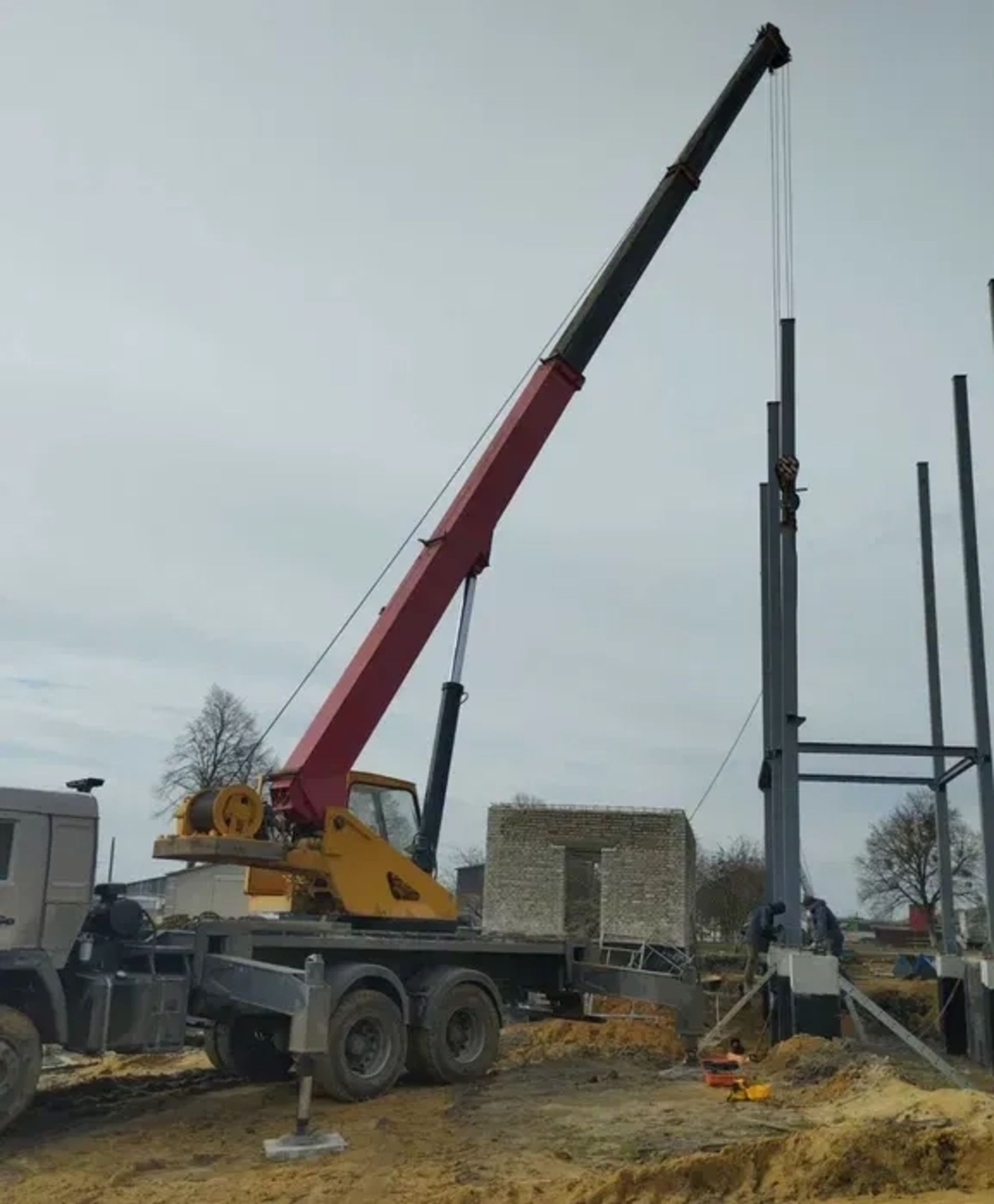 Автокран «Галичанин» (25 тонн) – Надійність та Універсальність