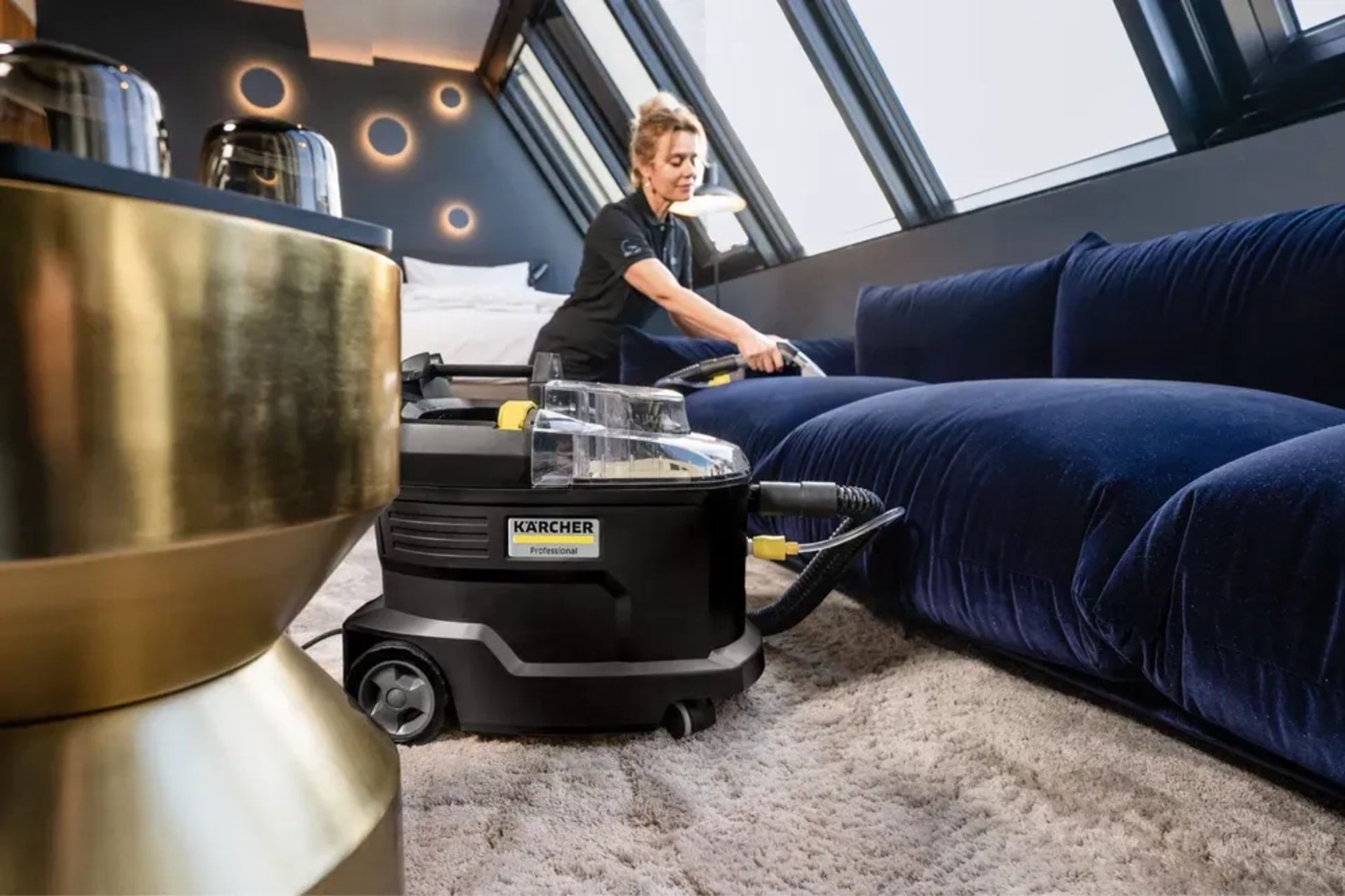Професійний миючий пилосос Karcher Puzzi 8/1