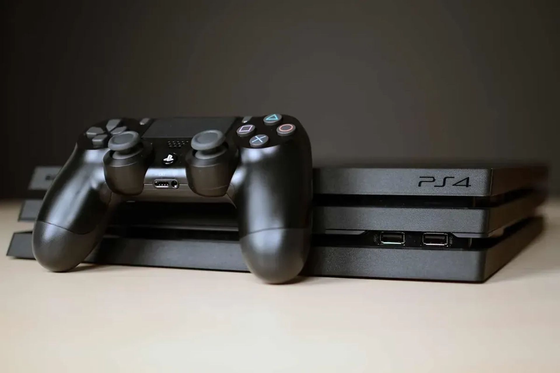 Sony PlayStation 4 з комплектом