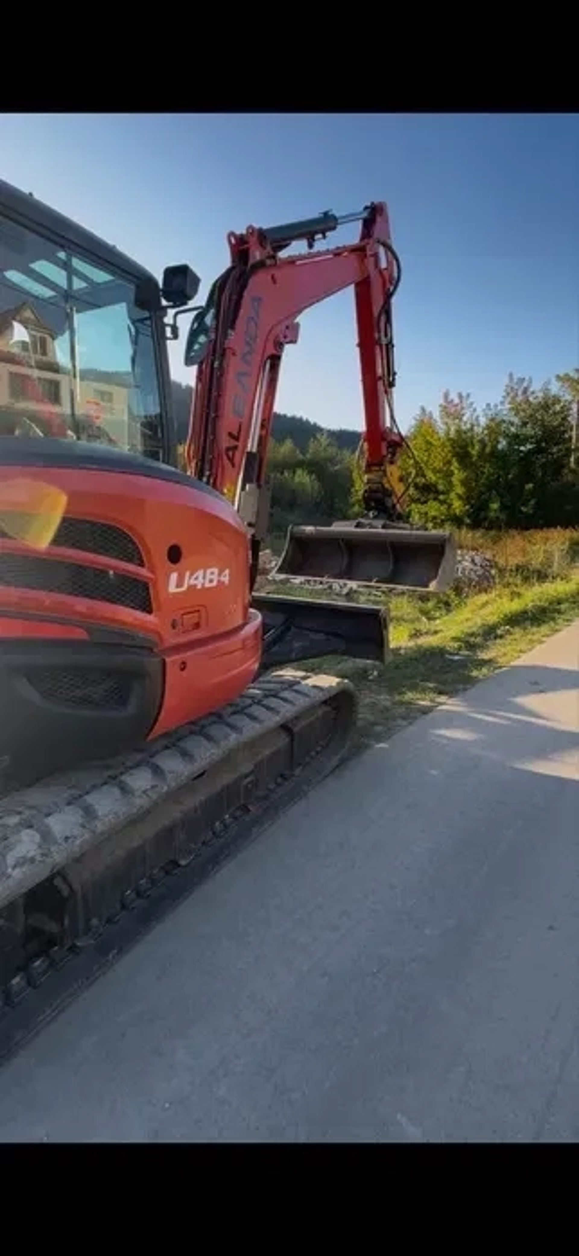 Kubota U48-4 — компактний гусеничний міні-екскаватор